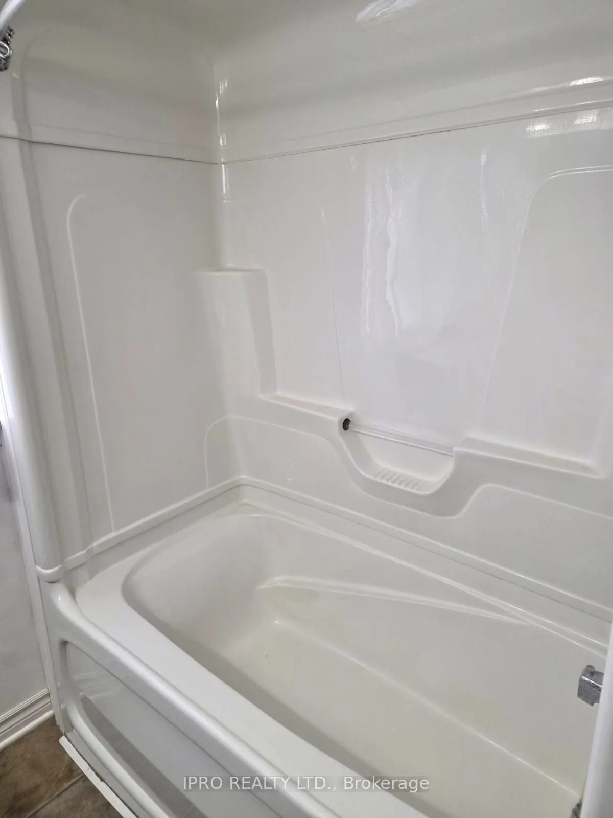 215 Elmwood Crescent