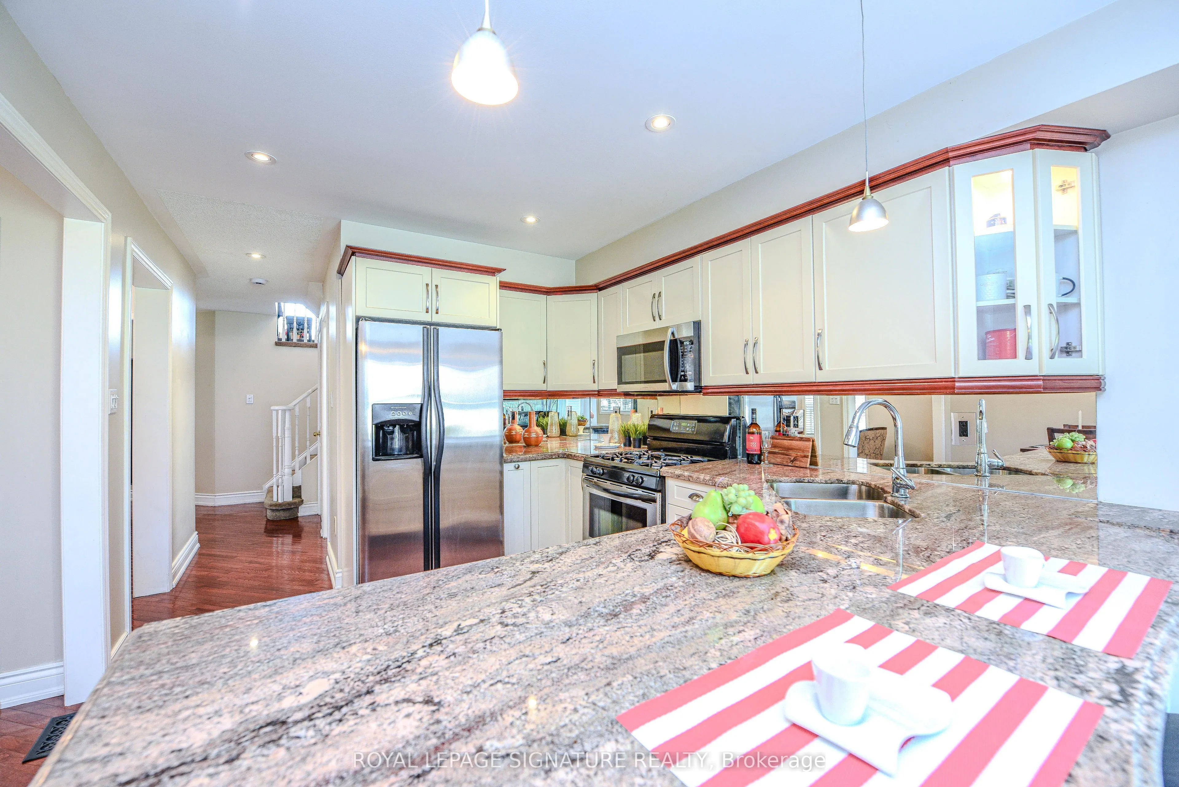 2547 Raglan Court