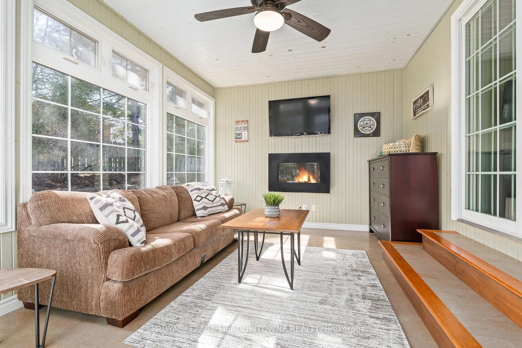 32 Joycelyn Crescent