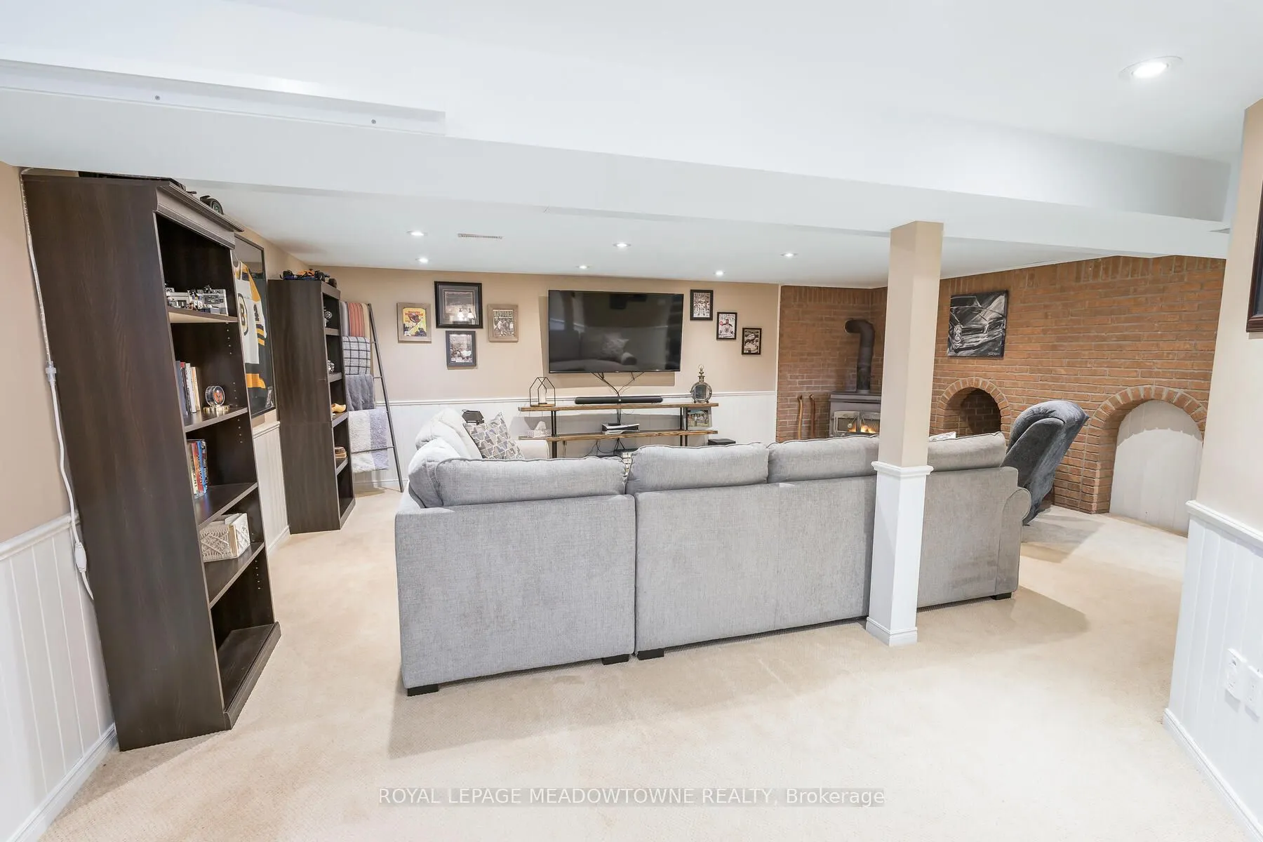 32 Joycelyn Crescent