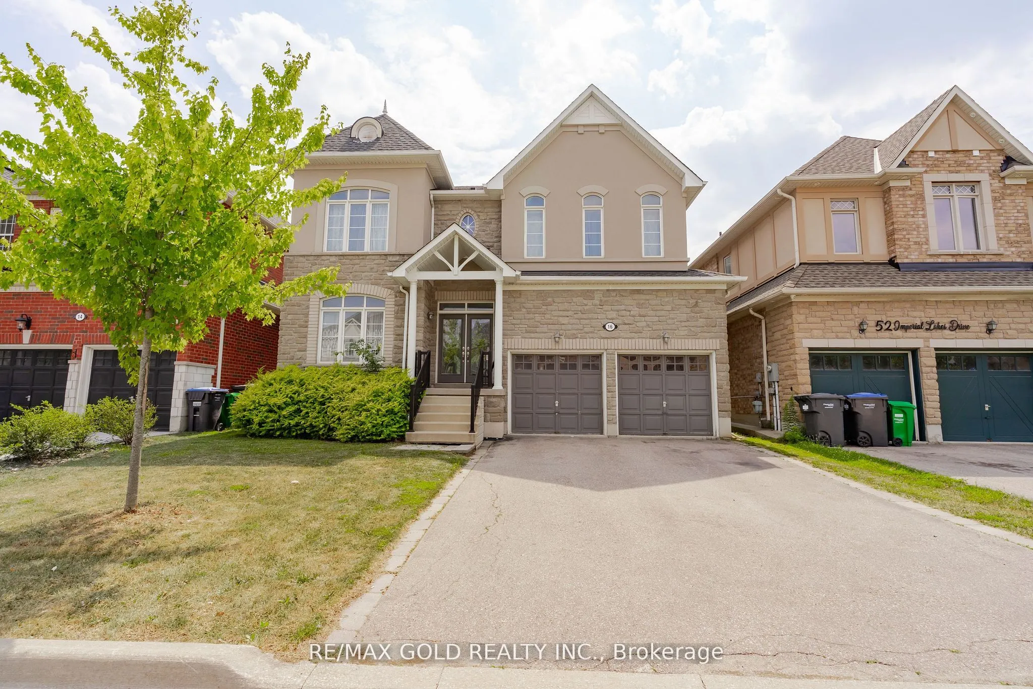 16 Palmvalley Drive