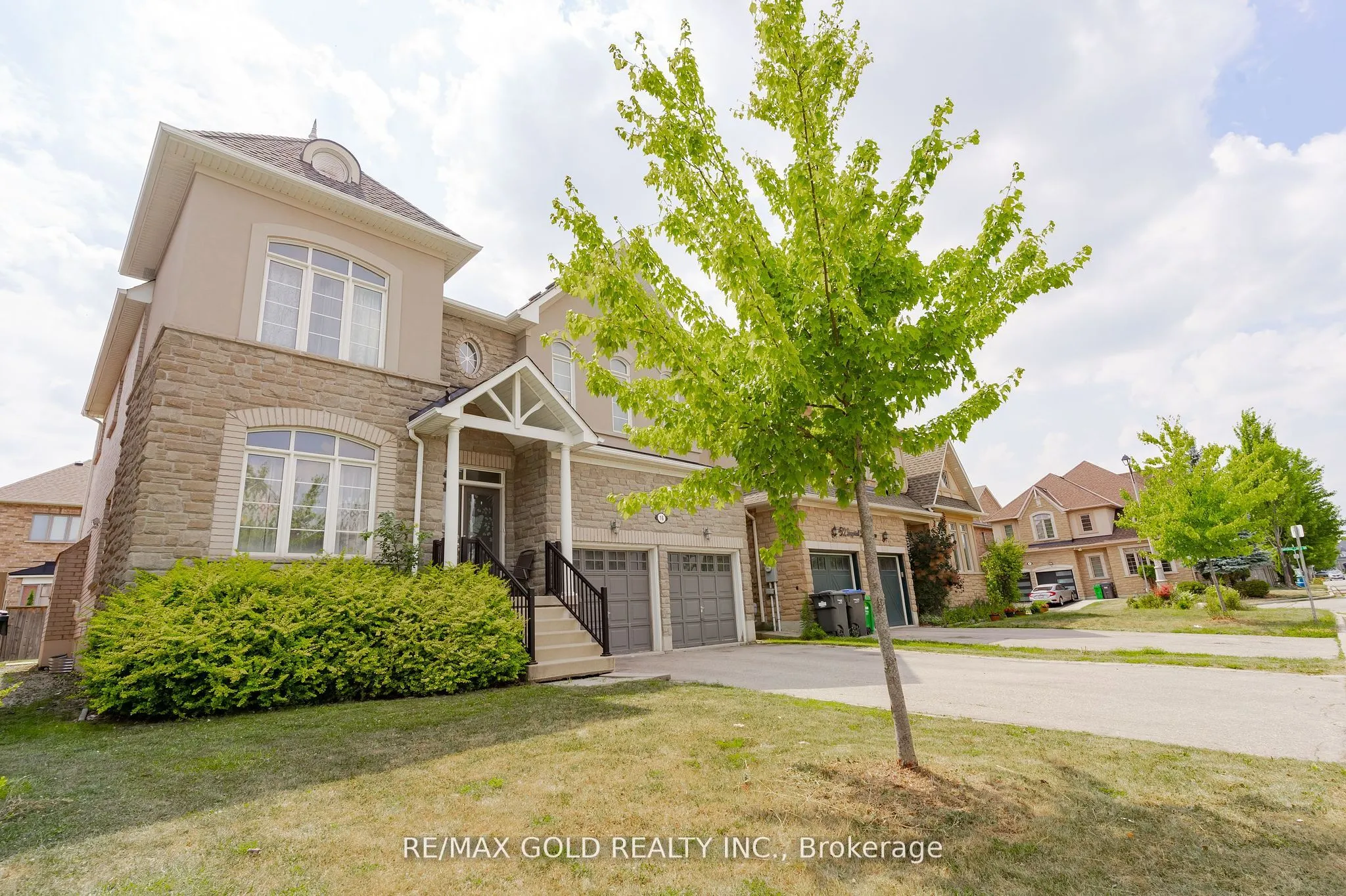16 Palmvalley Drive
