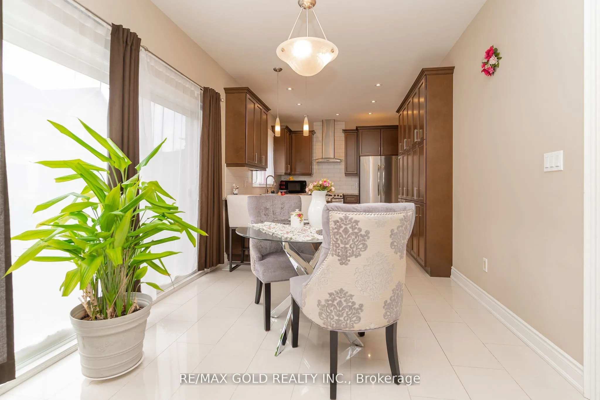 16 Palmvalley Drive