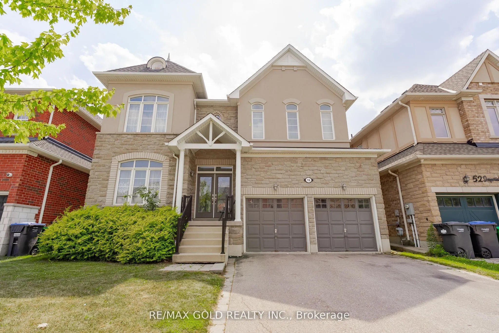 16 Palmvalley Drive