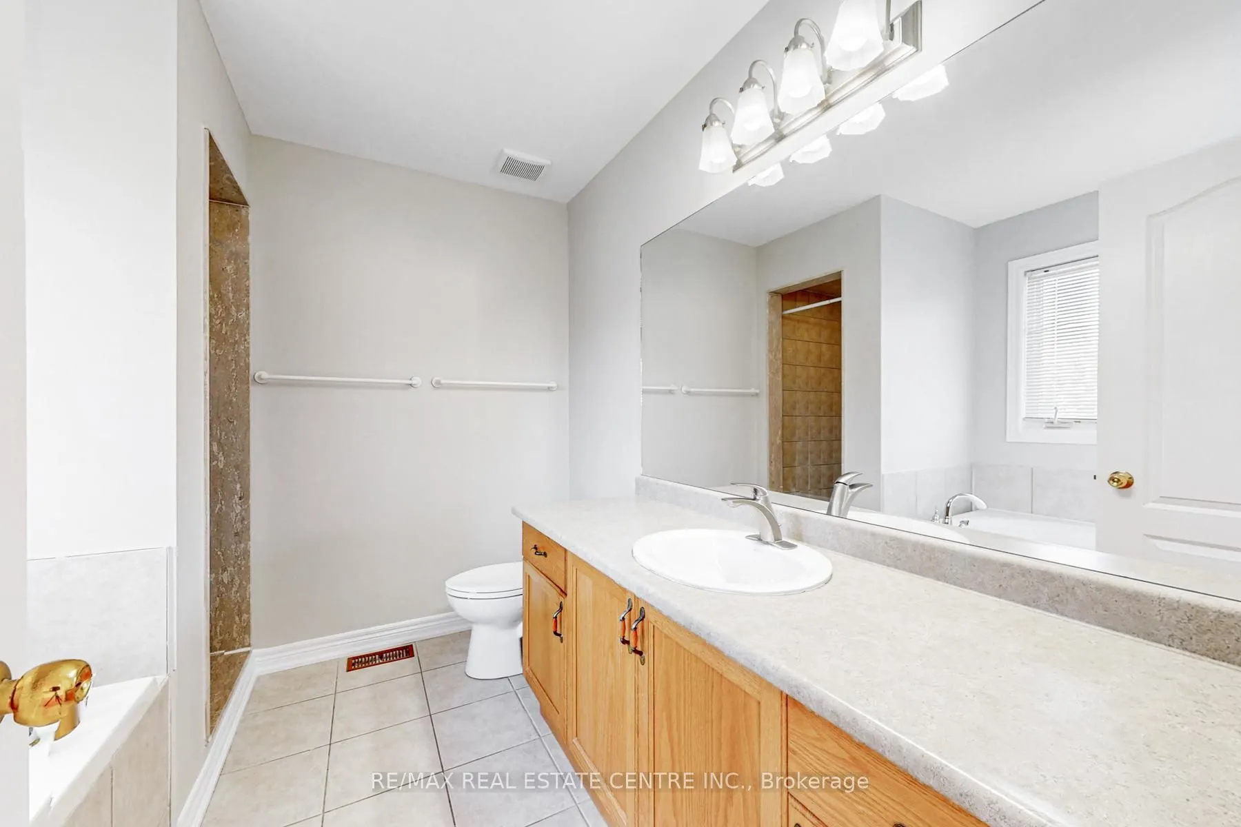 495 Willmott Crescent