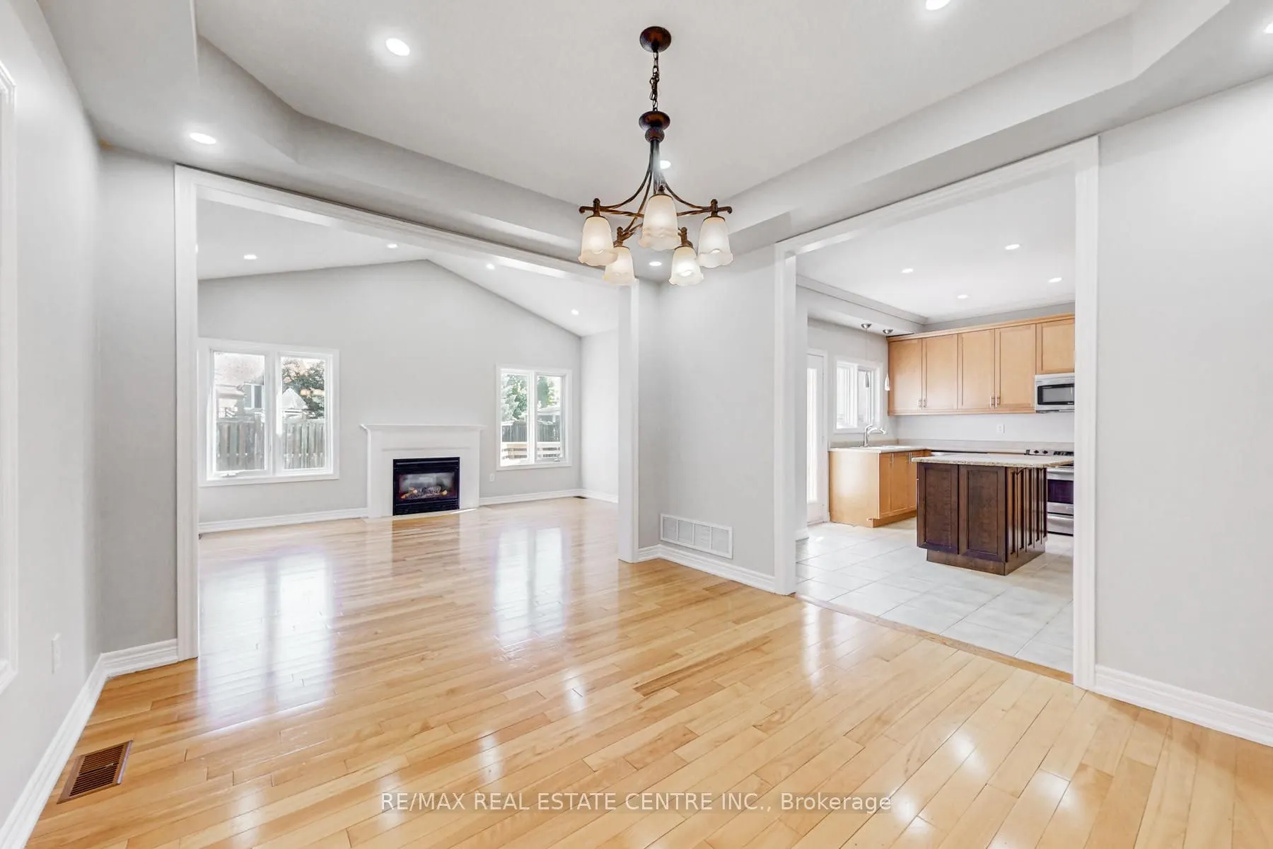495 Willmott Crescent