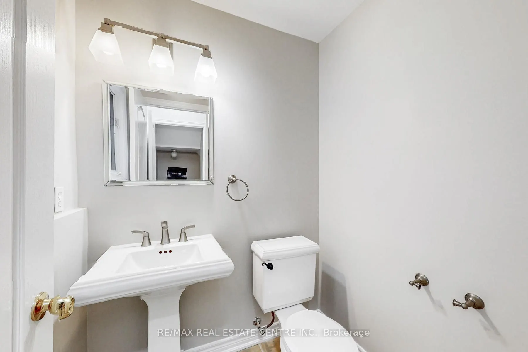 495 Willmott Crescent