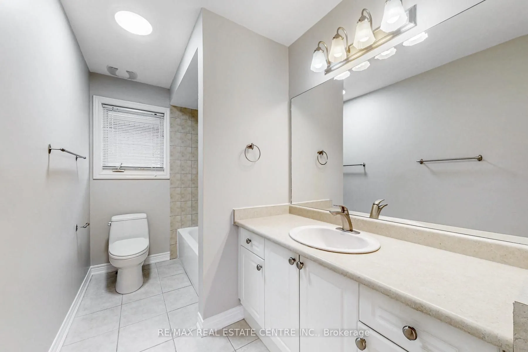 495 Willmott Crescent
