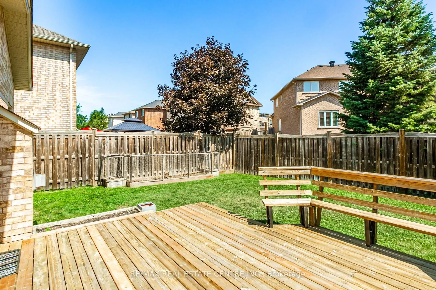 495 Willmott Crescent