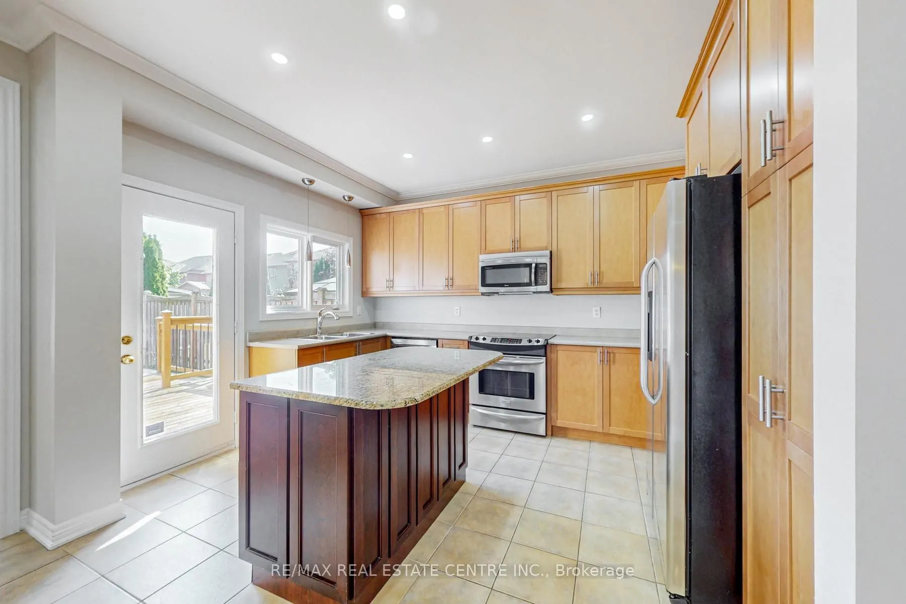495 Willmott Crescent