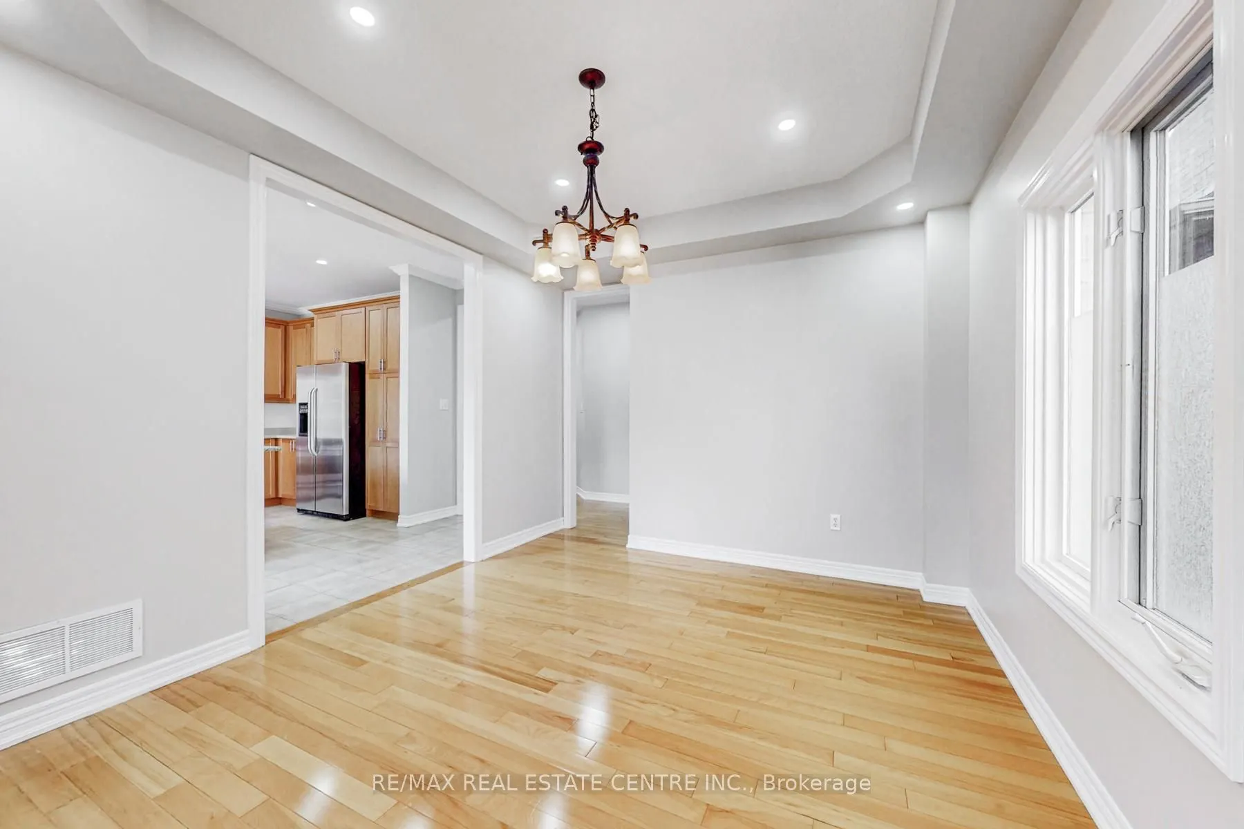 495 Willmott Crescent