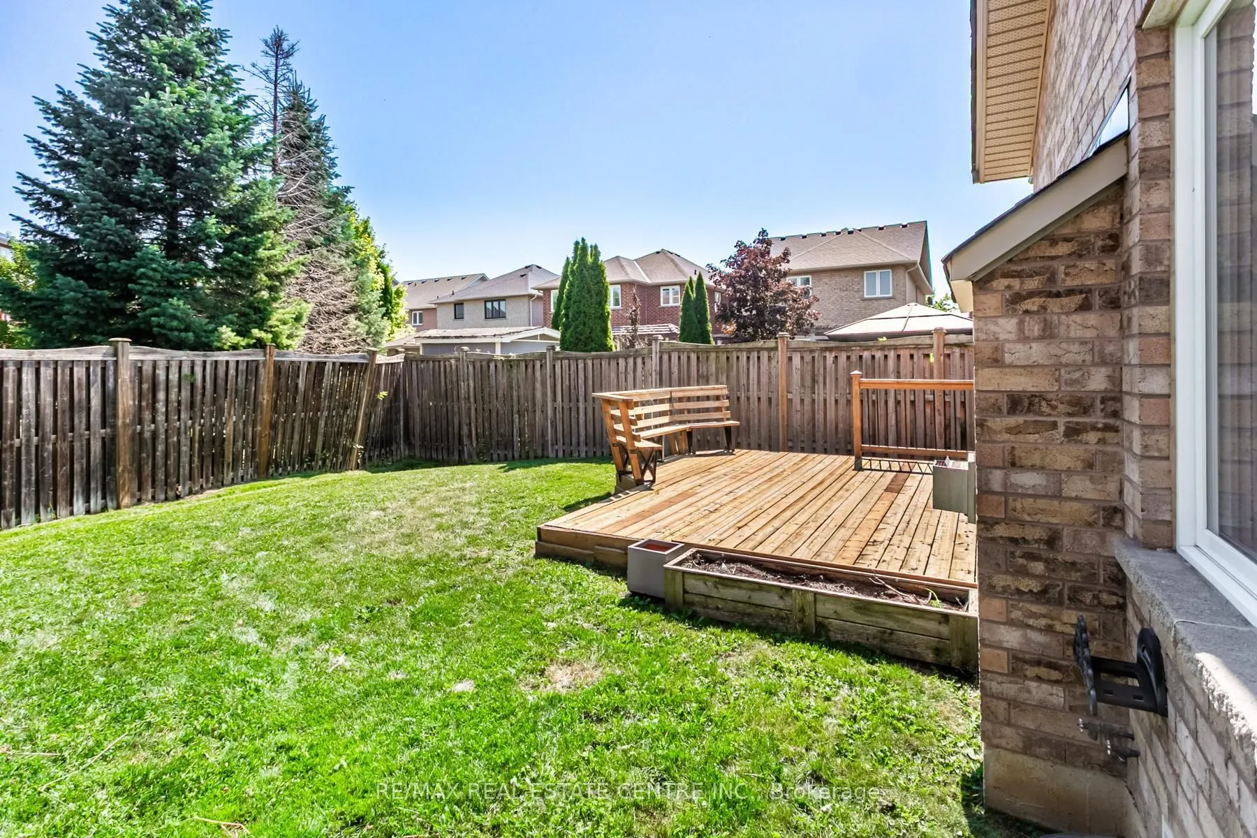 495 Willmott Crescent