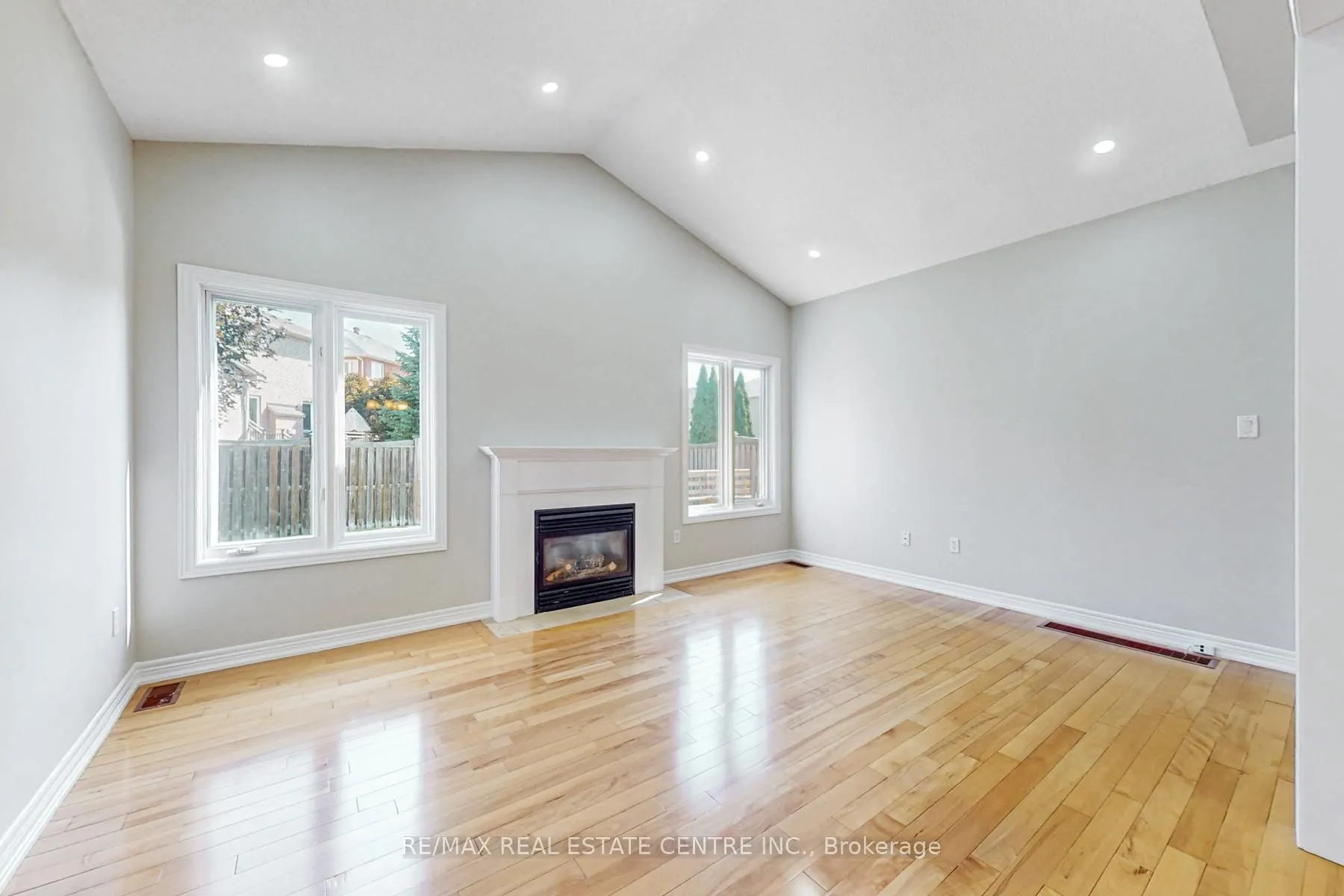 495 Willmott Crescent