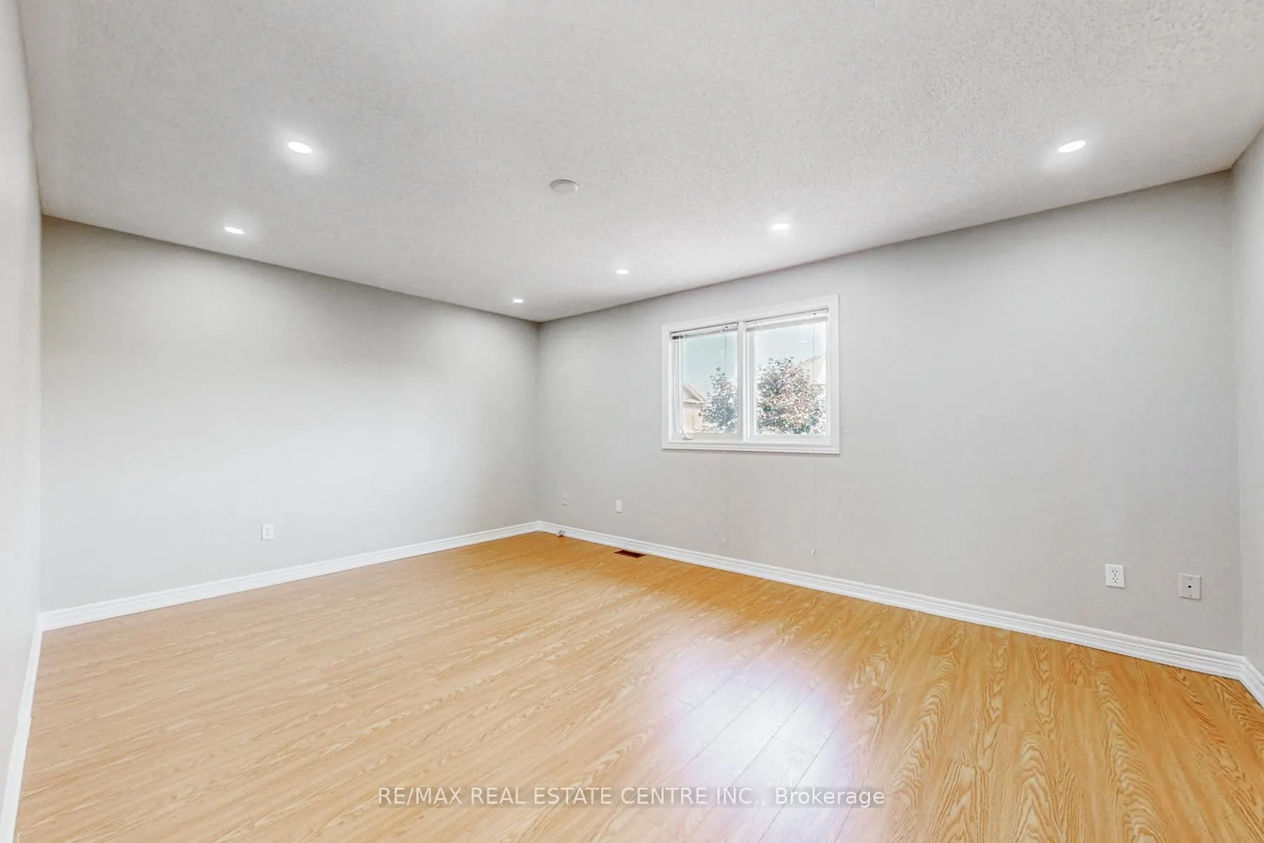 495 Willmott Crescent