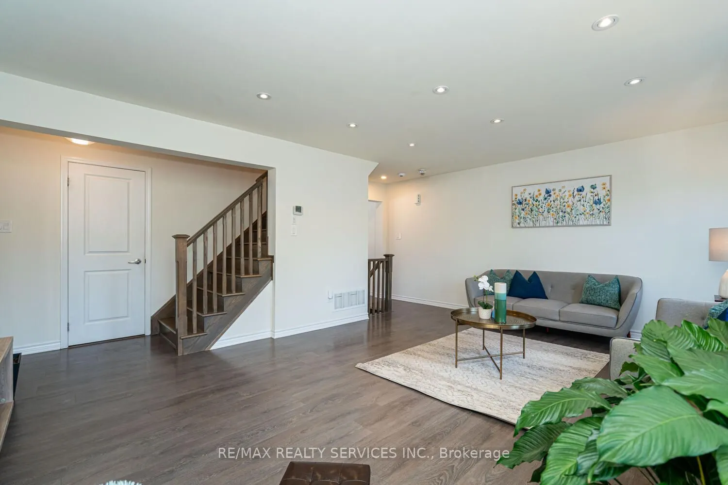 221 Remembrance Road E