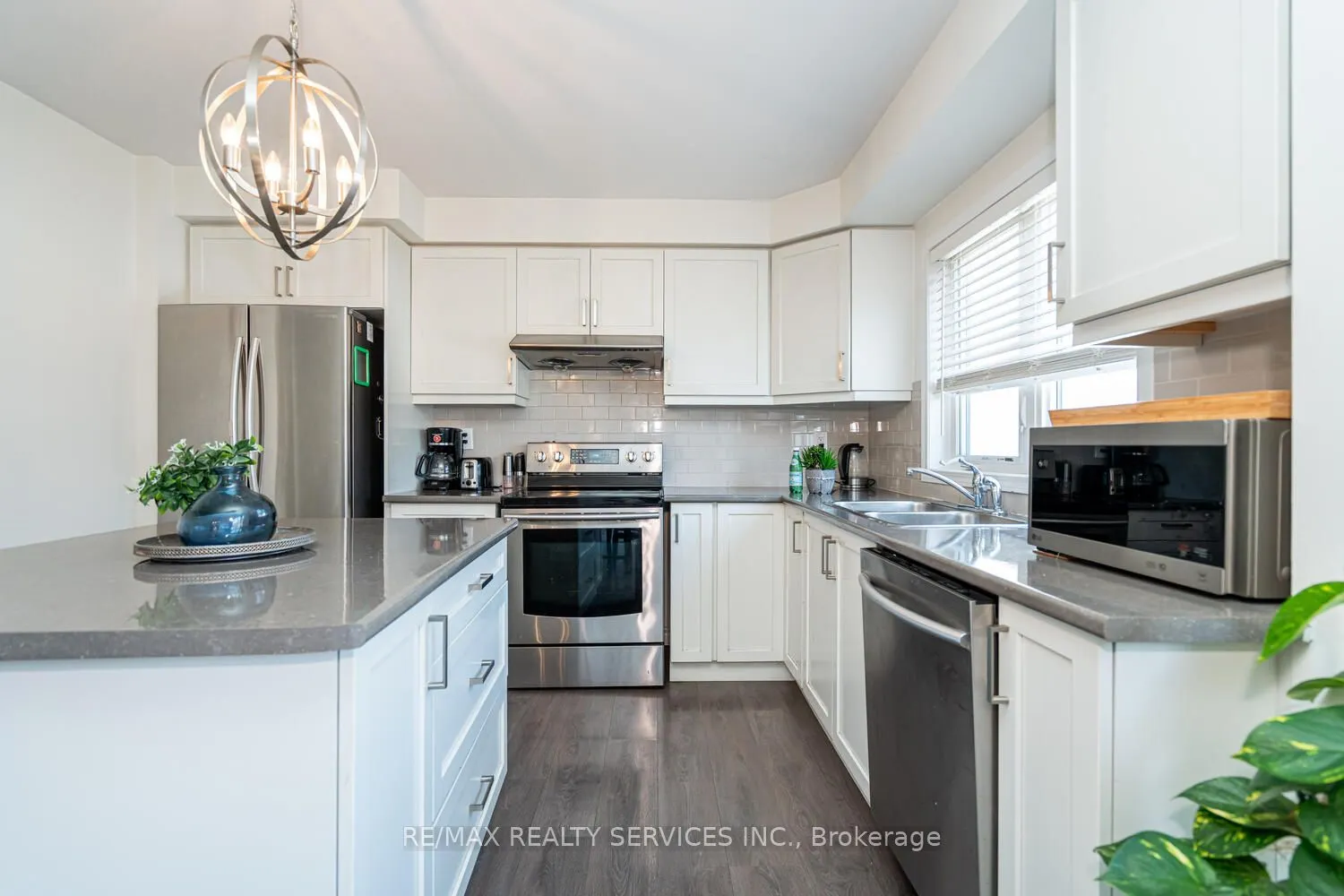 221 Remembrance Road E