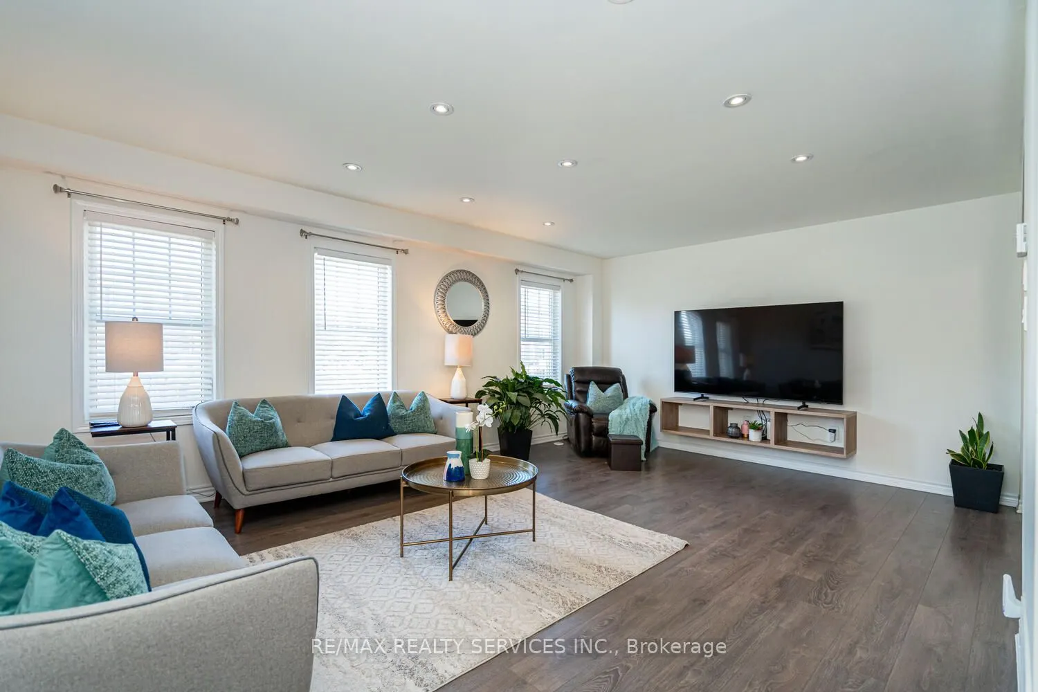 221 Remembrance Road E