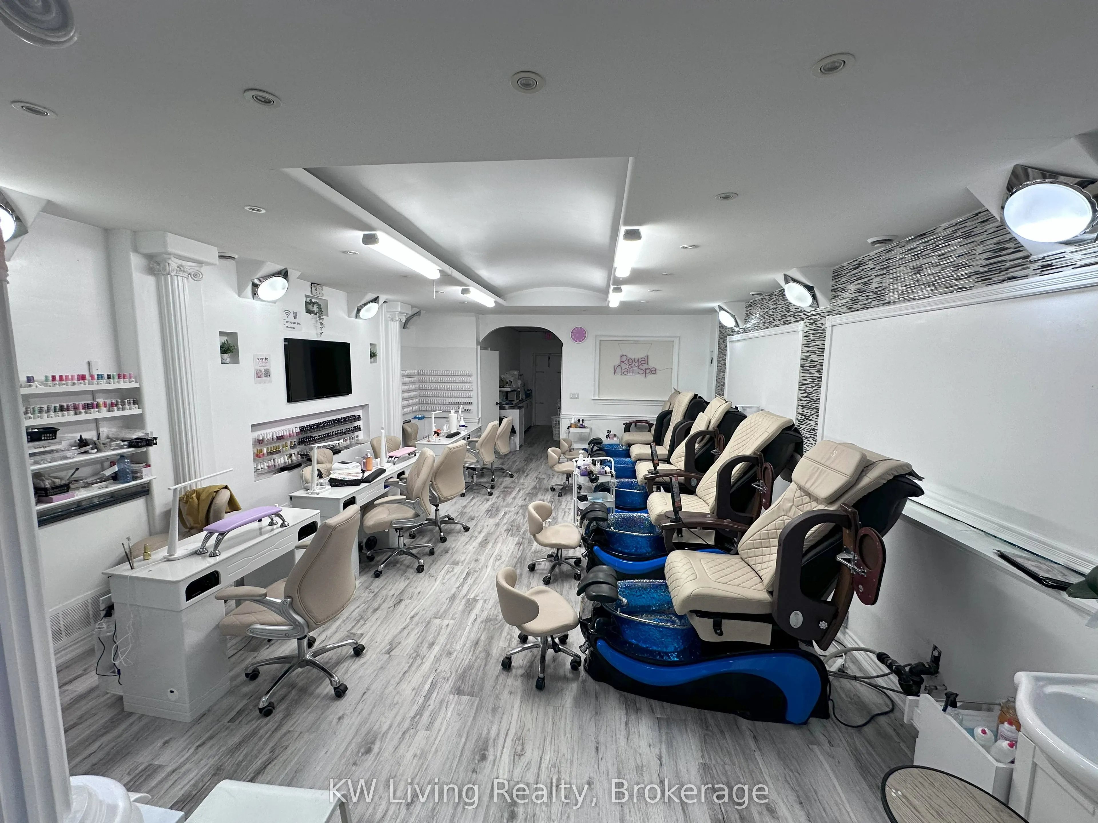 1844 Lakeshore Road W
