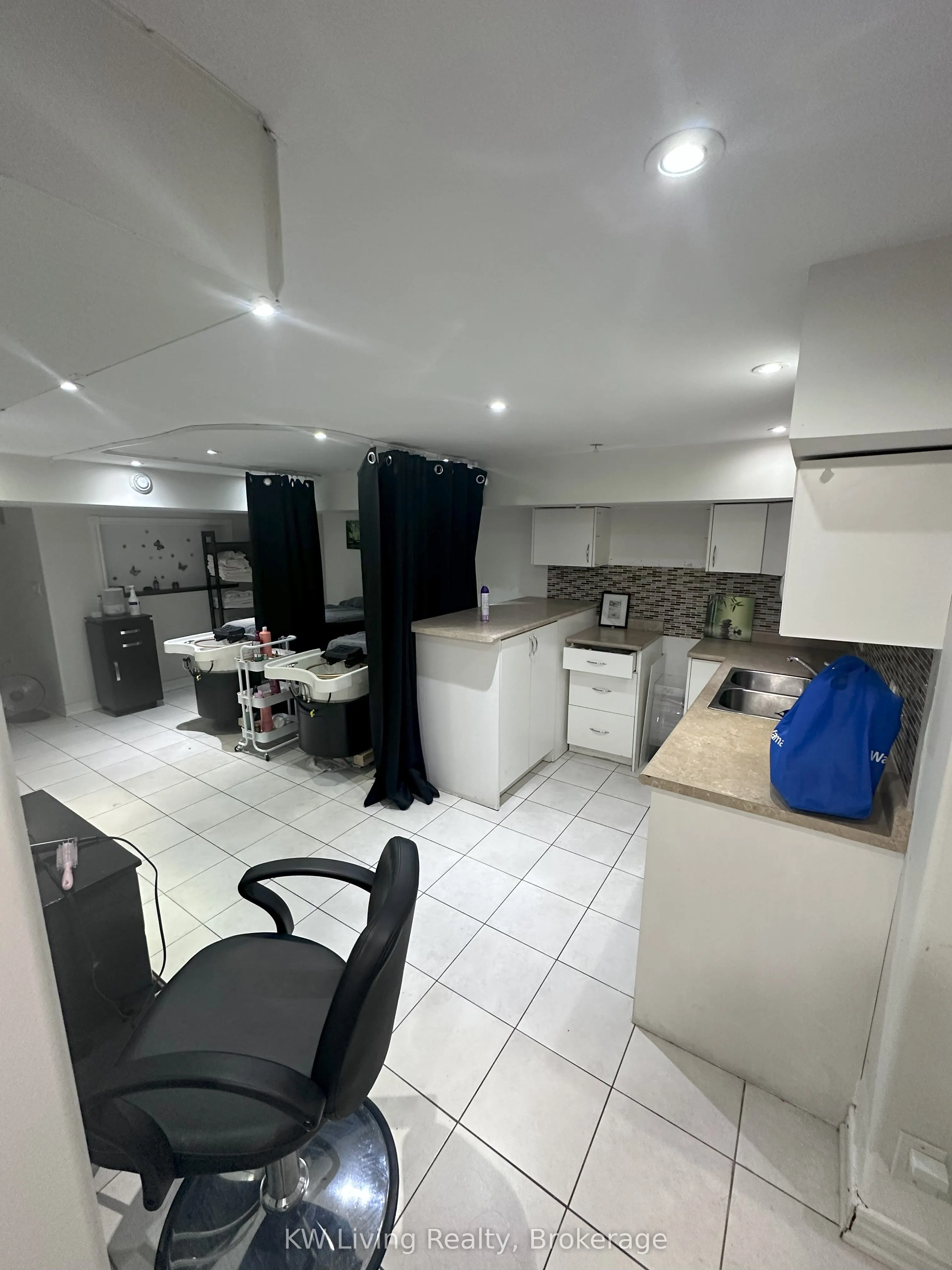 1844 Lakeshore Road W