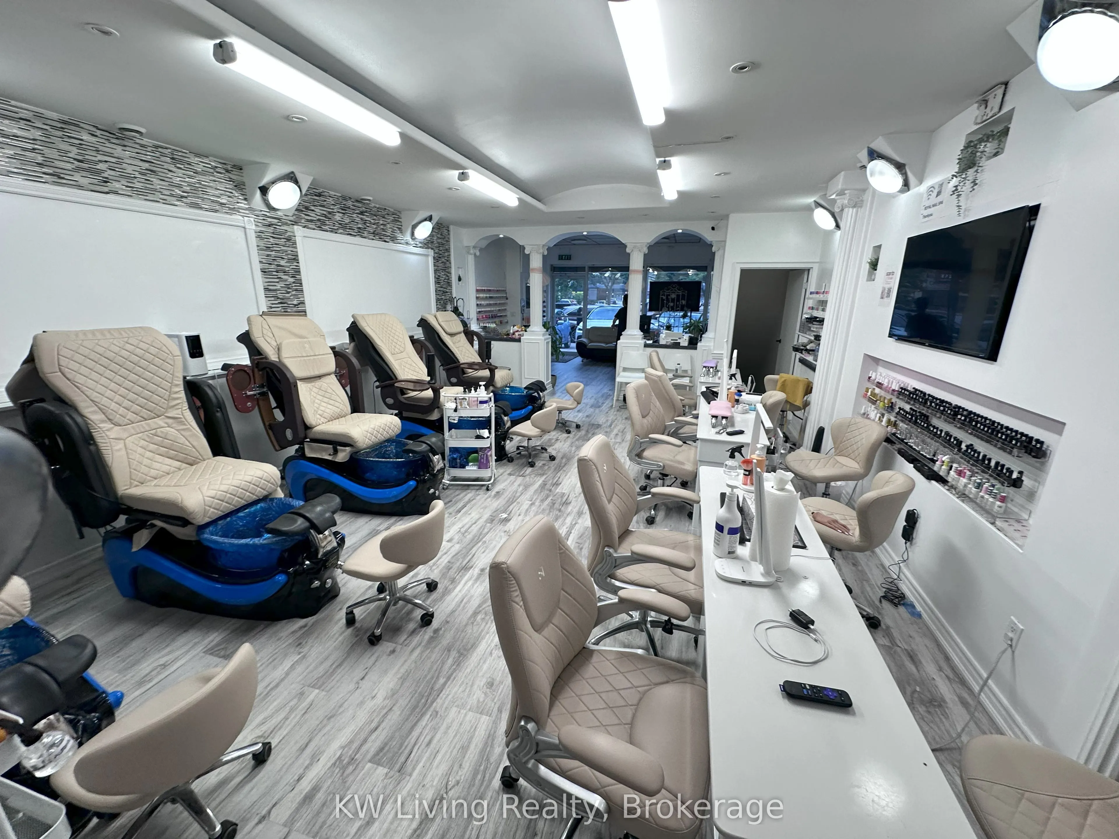 1844 Lakeshore Road W