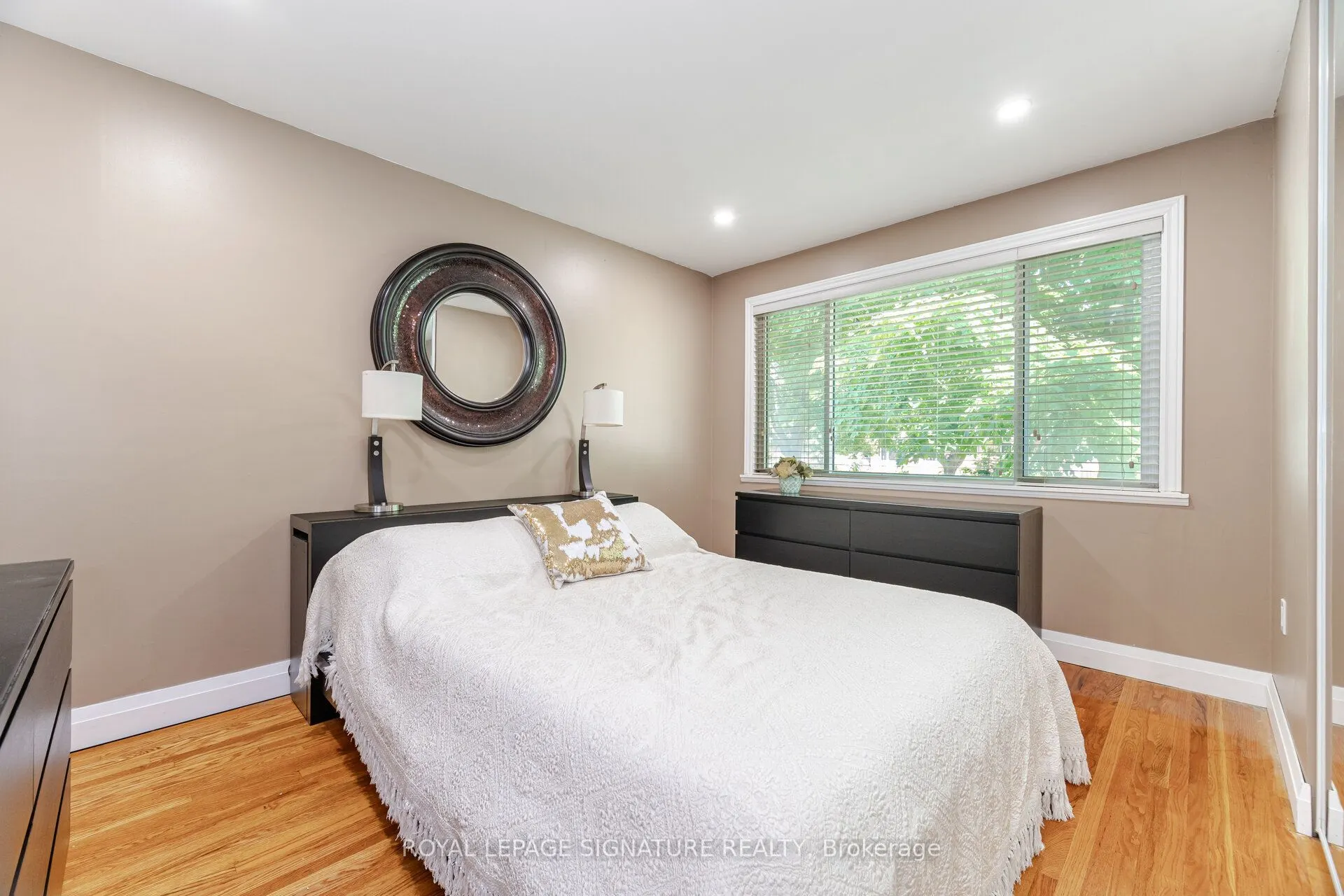 24 Lesbury Avenue