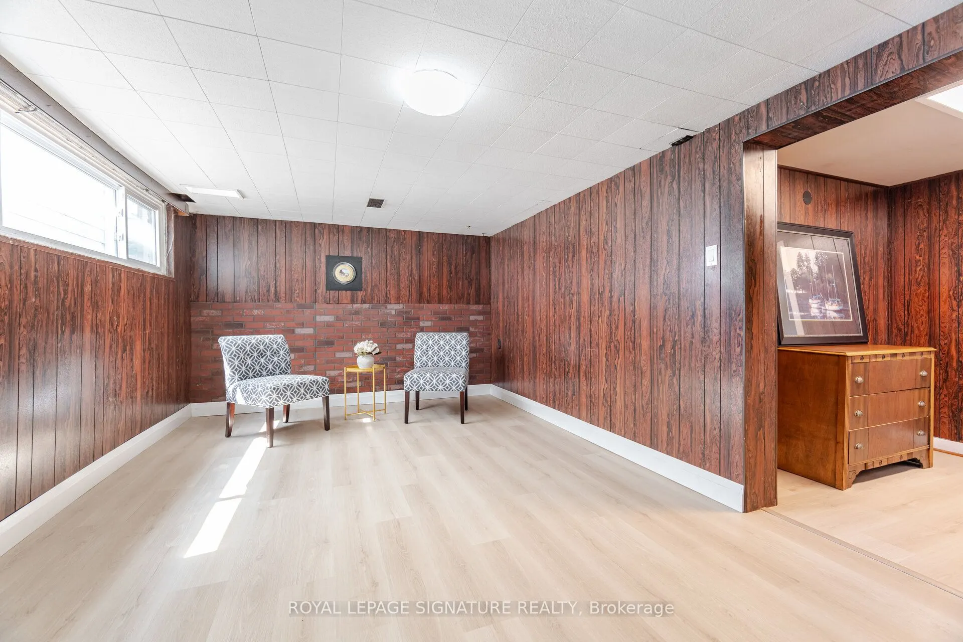 24 Lesbury Avenue
