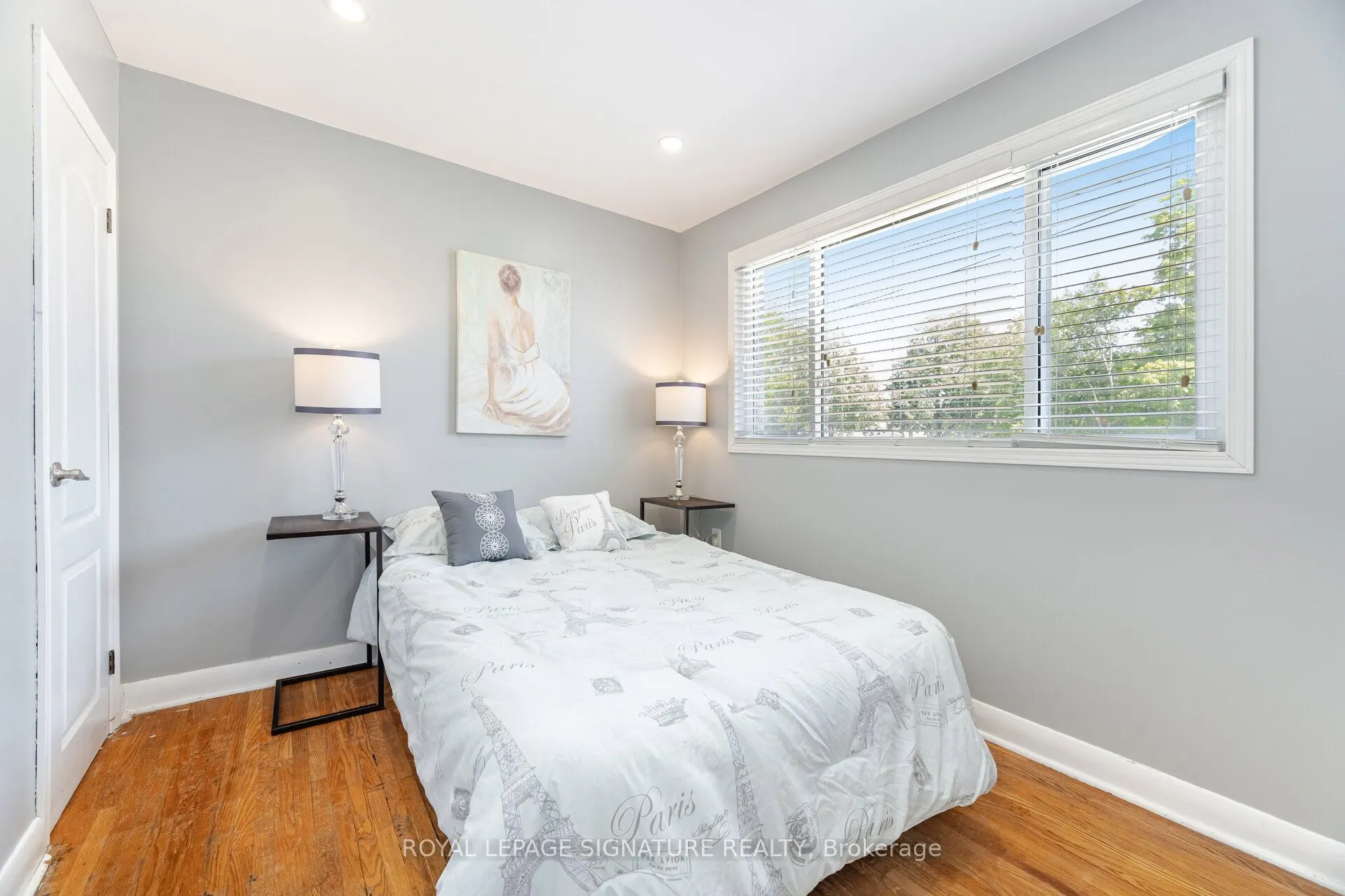 24 Lesbury Avenue