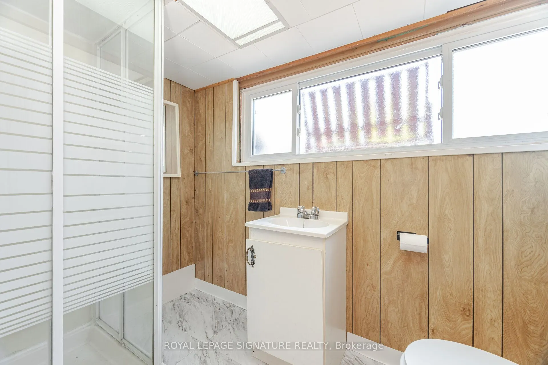 24 Lesbury Avenue
