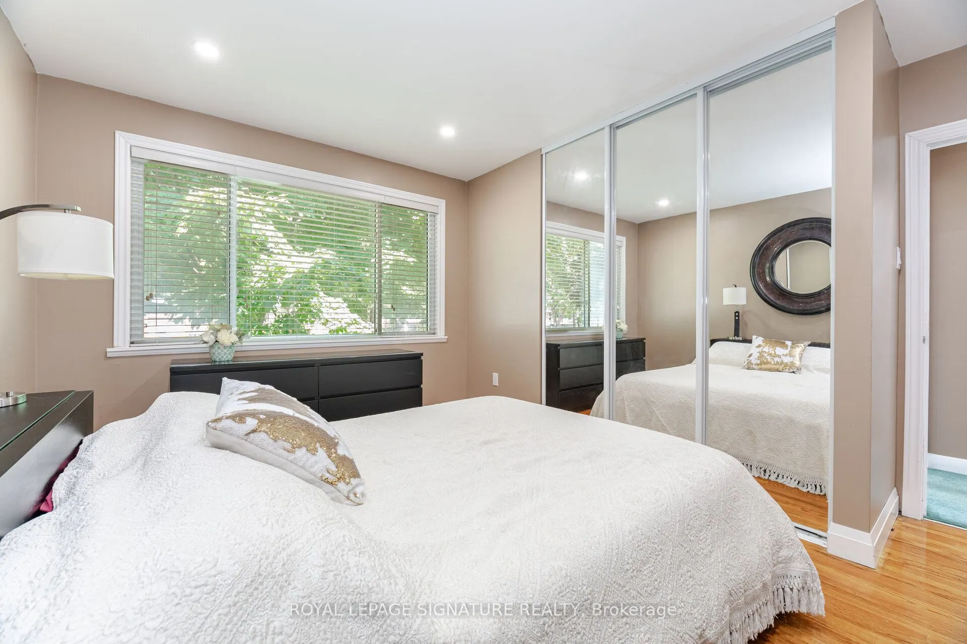 24 Lesbury Avenue
