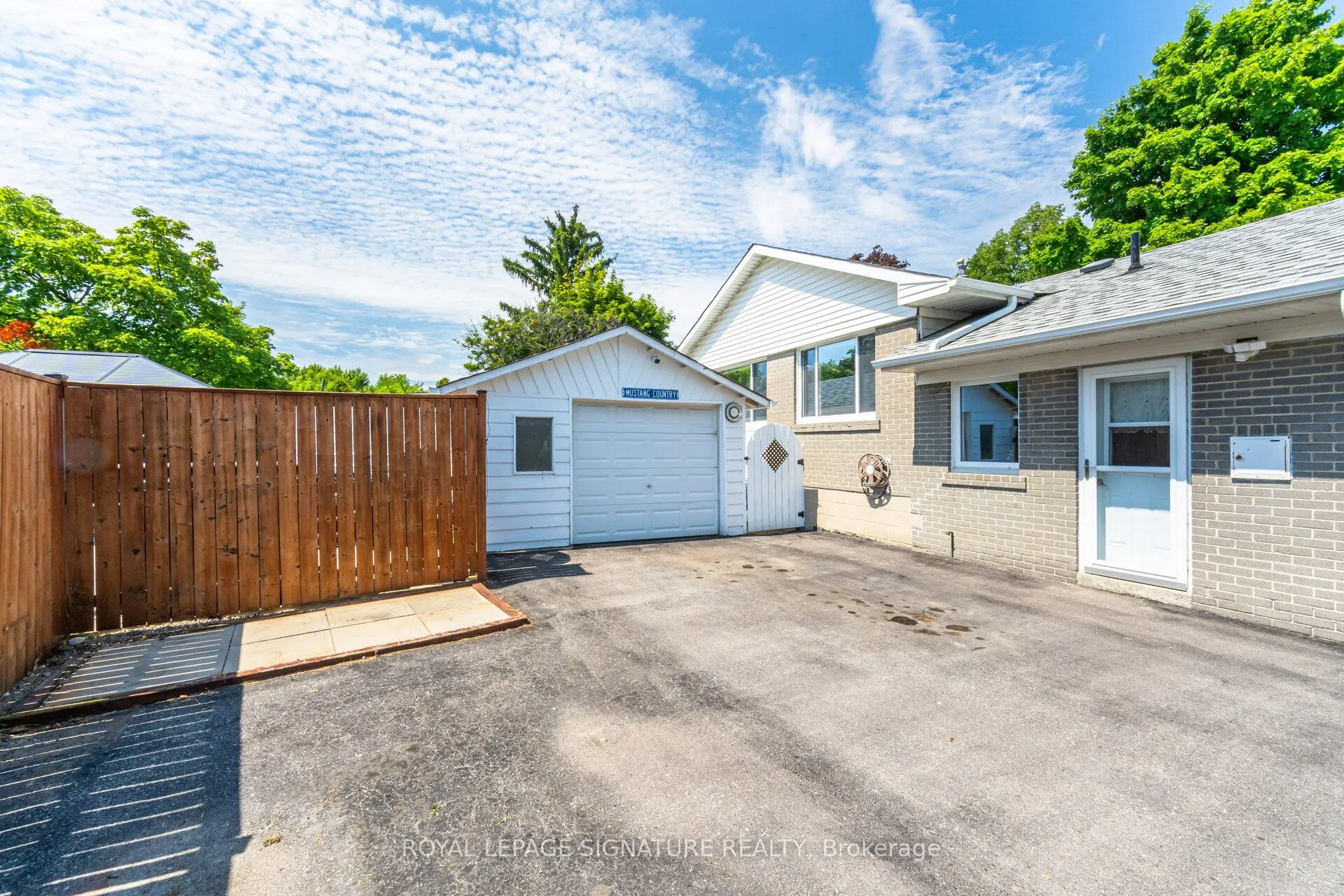 24 Lesbury Avenue