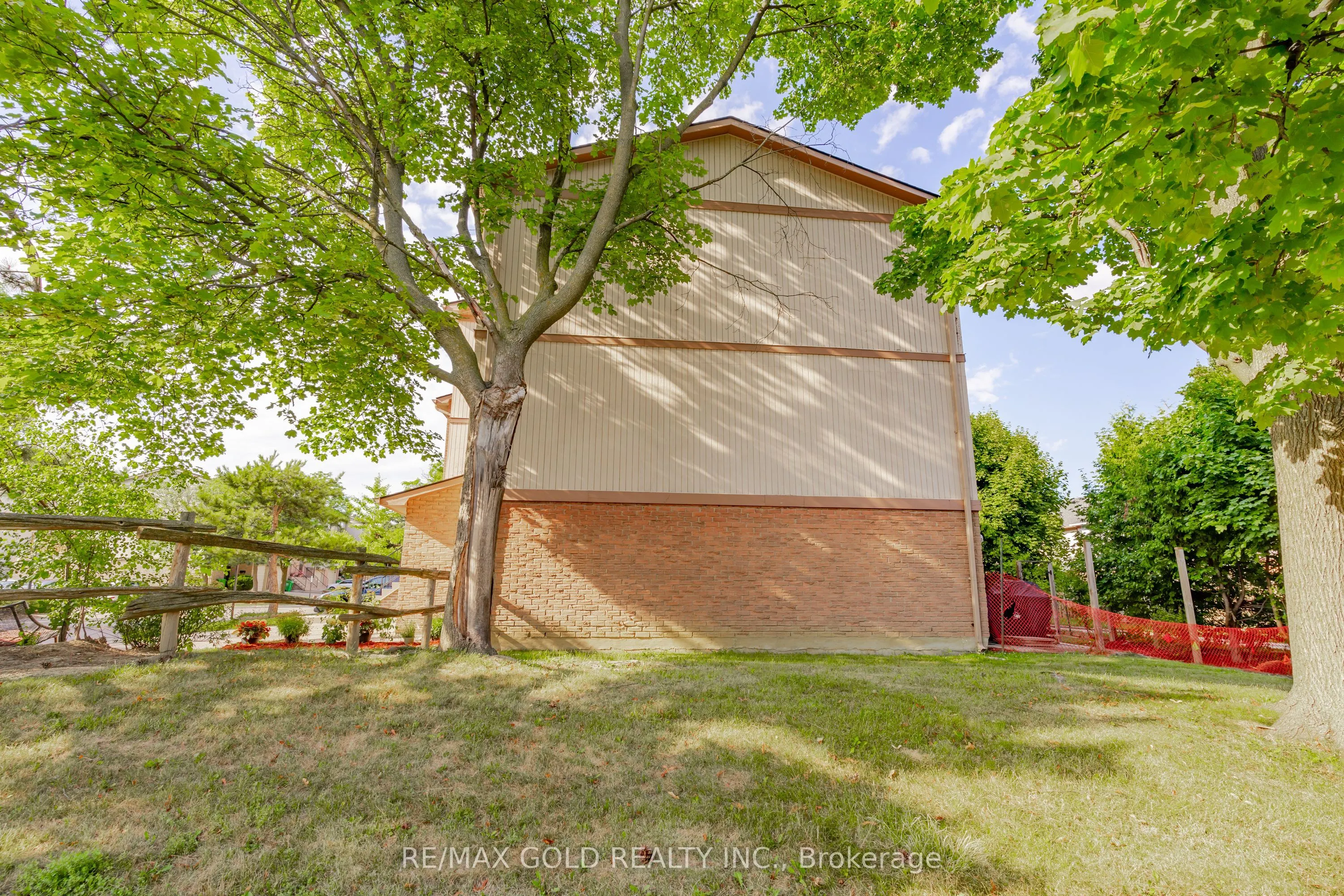 57 GUILDFORD Crescent