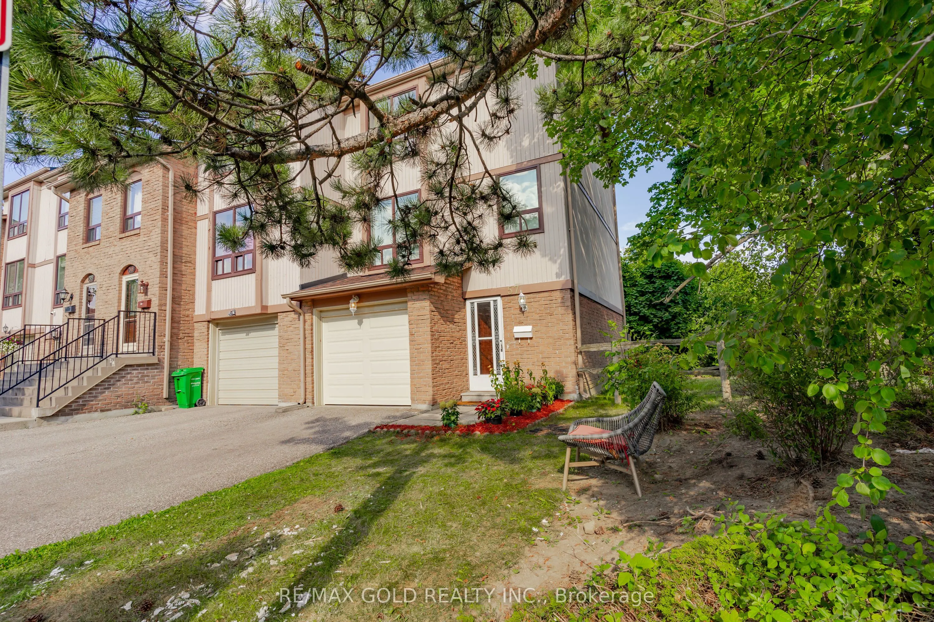 57 GUILDFORD Crescent