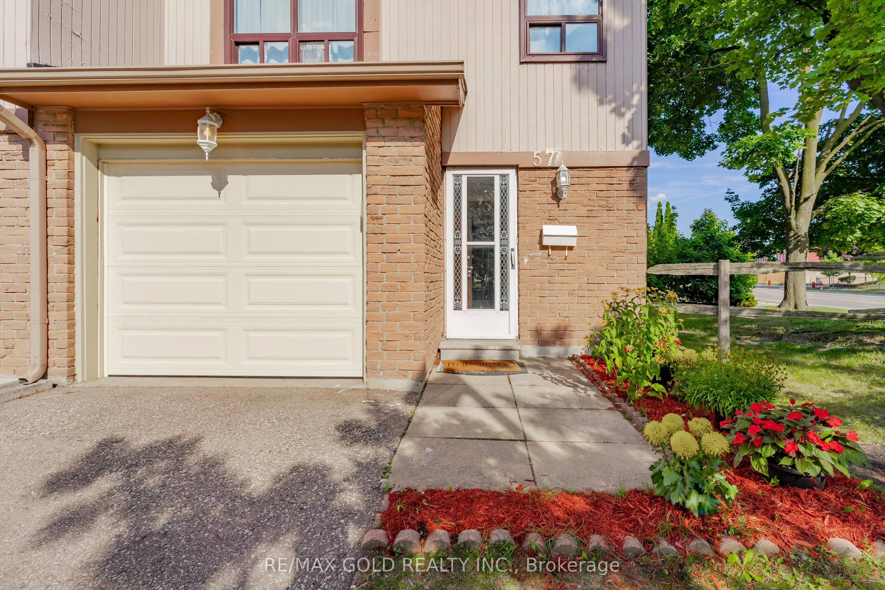 57 GUILDFORD Crescent
