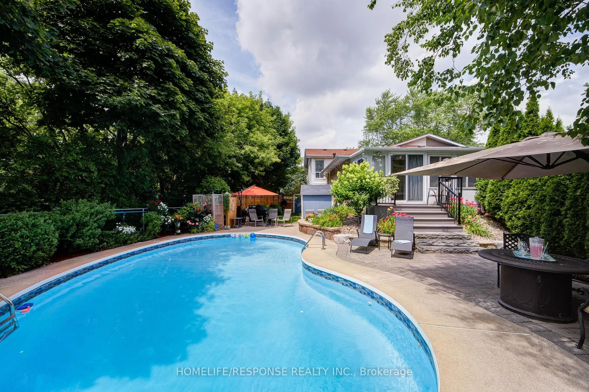3501 AUTUMNLEAF Crescent