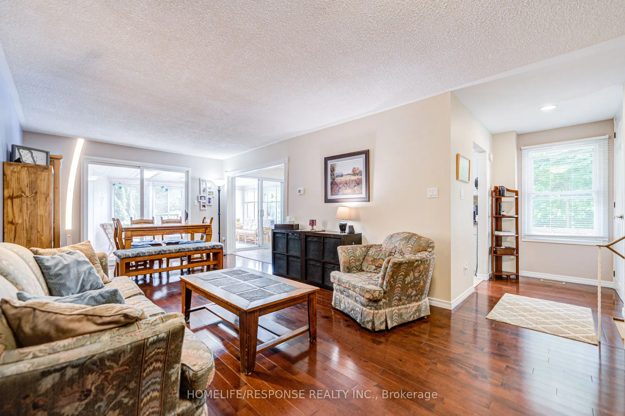 3501 AUTUMNLEAF Crescent