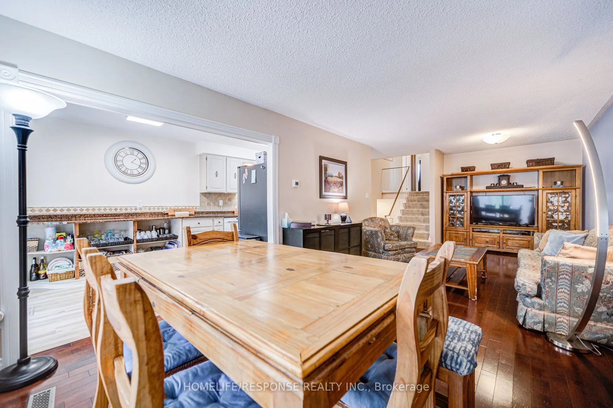 3501 AUTUMNLEAF Crescent