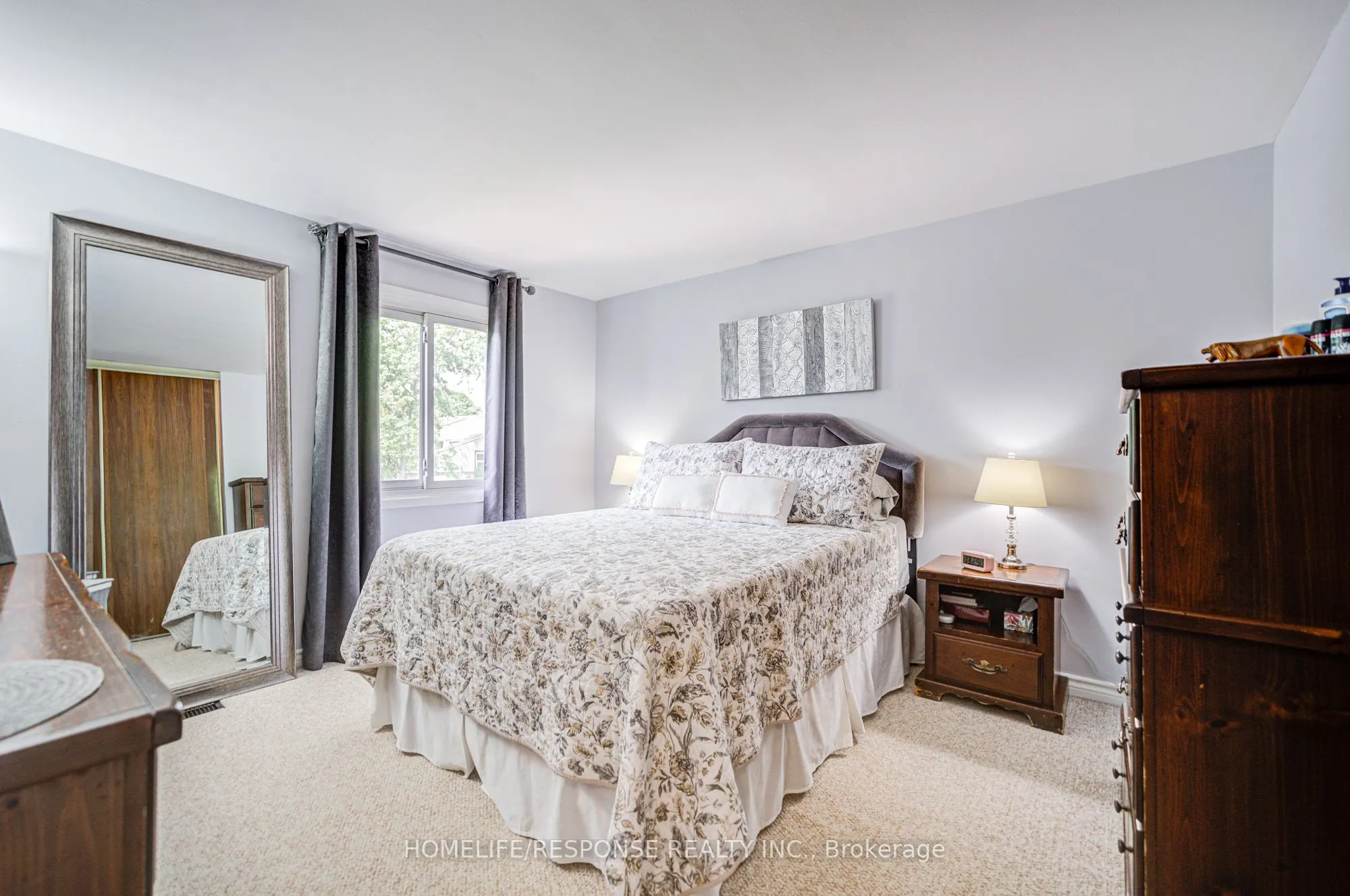 3501 AUTUMNLEAF Crescent
