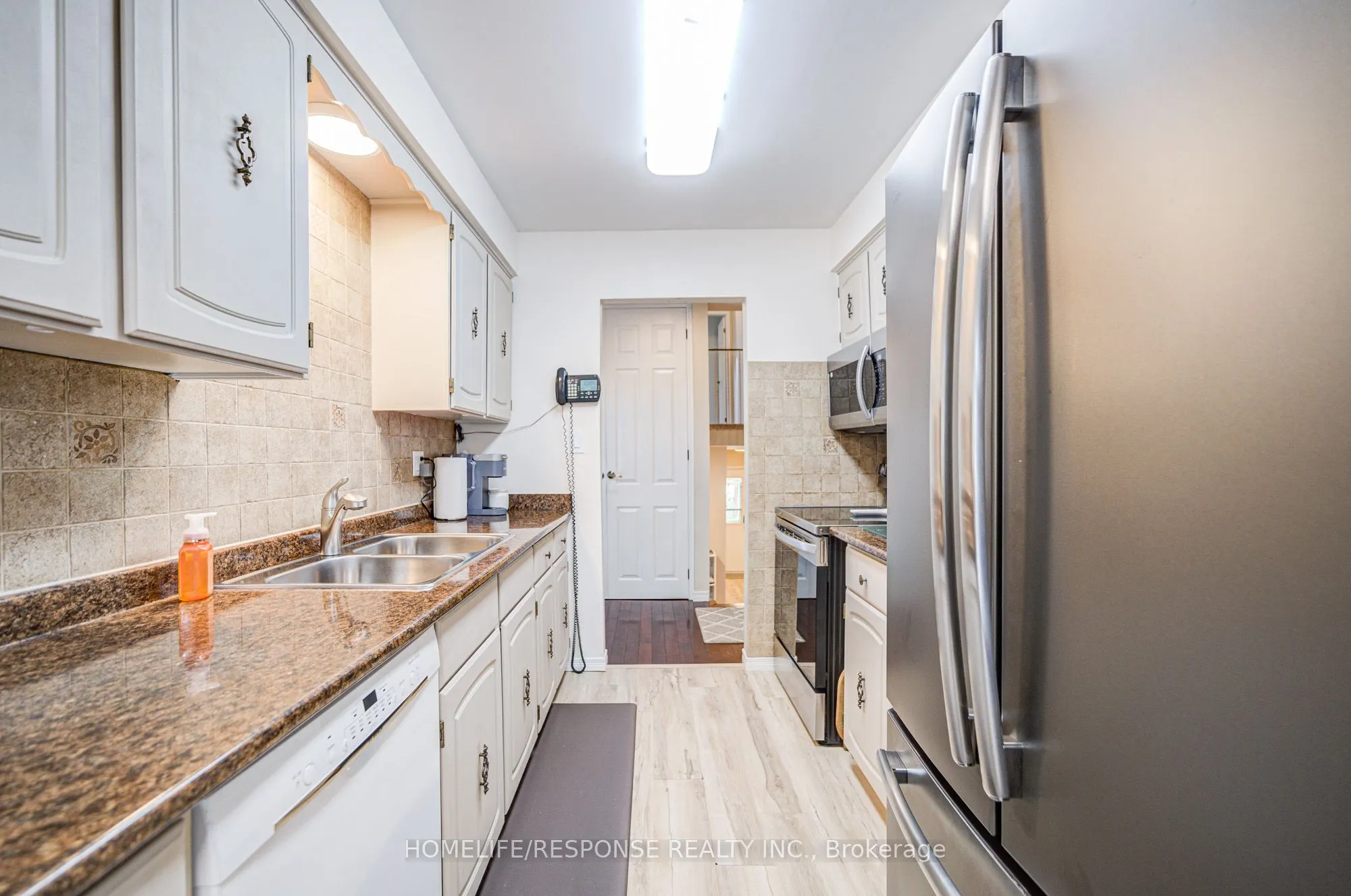 3501 AUTUMNLEAF Crescent