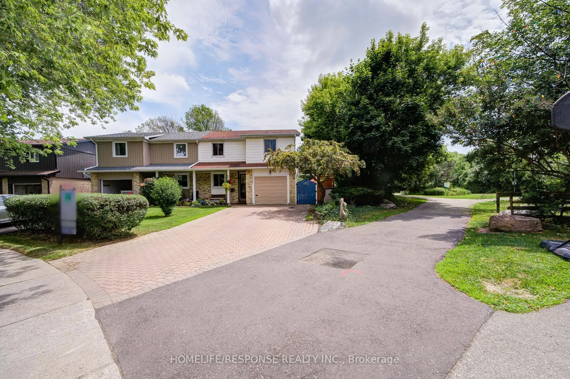 3501 AUTUMNLEAF Crescent