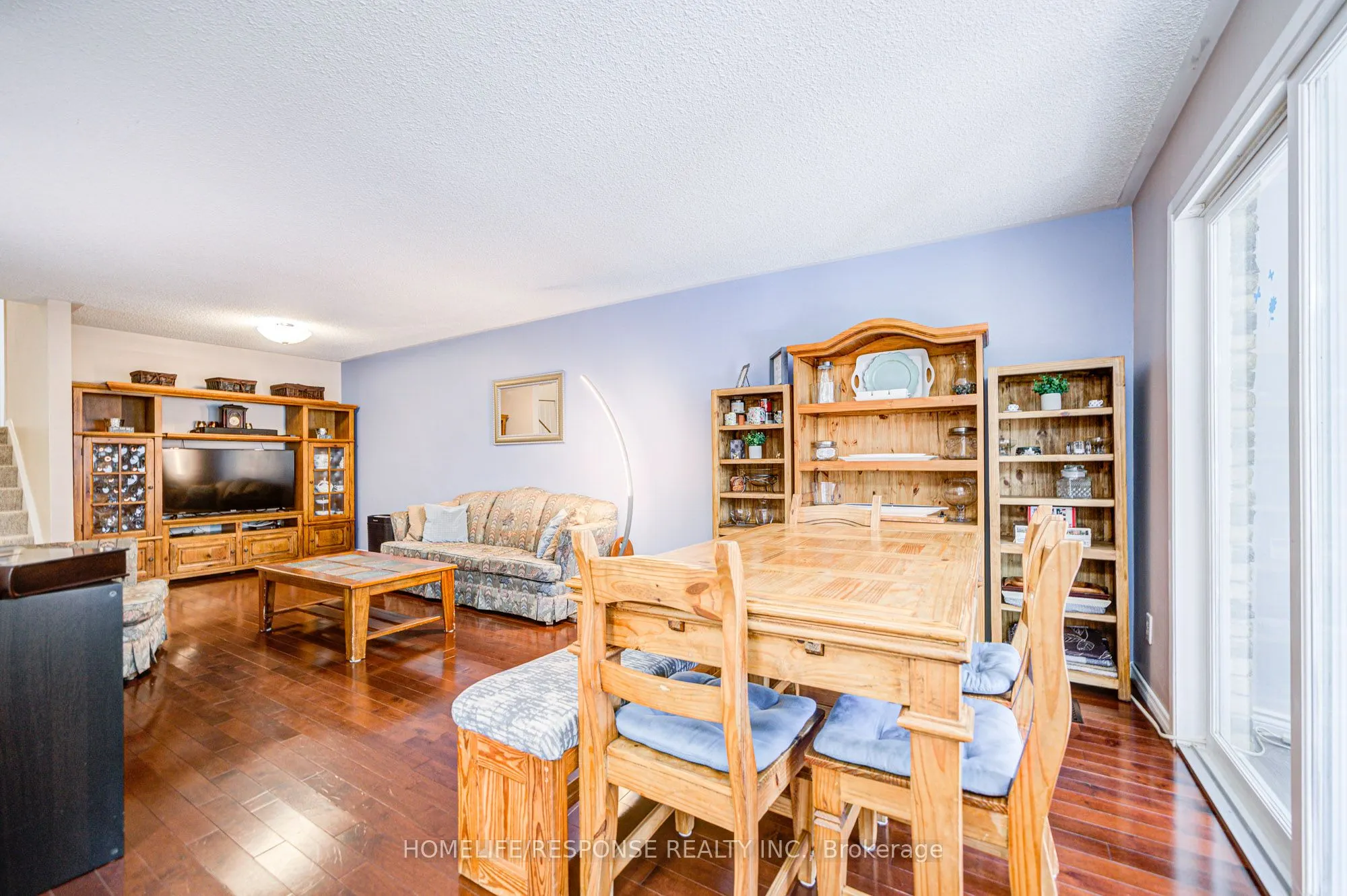 3501 AUTUMNLEAF Crescent