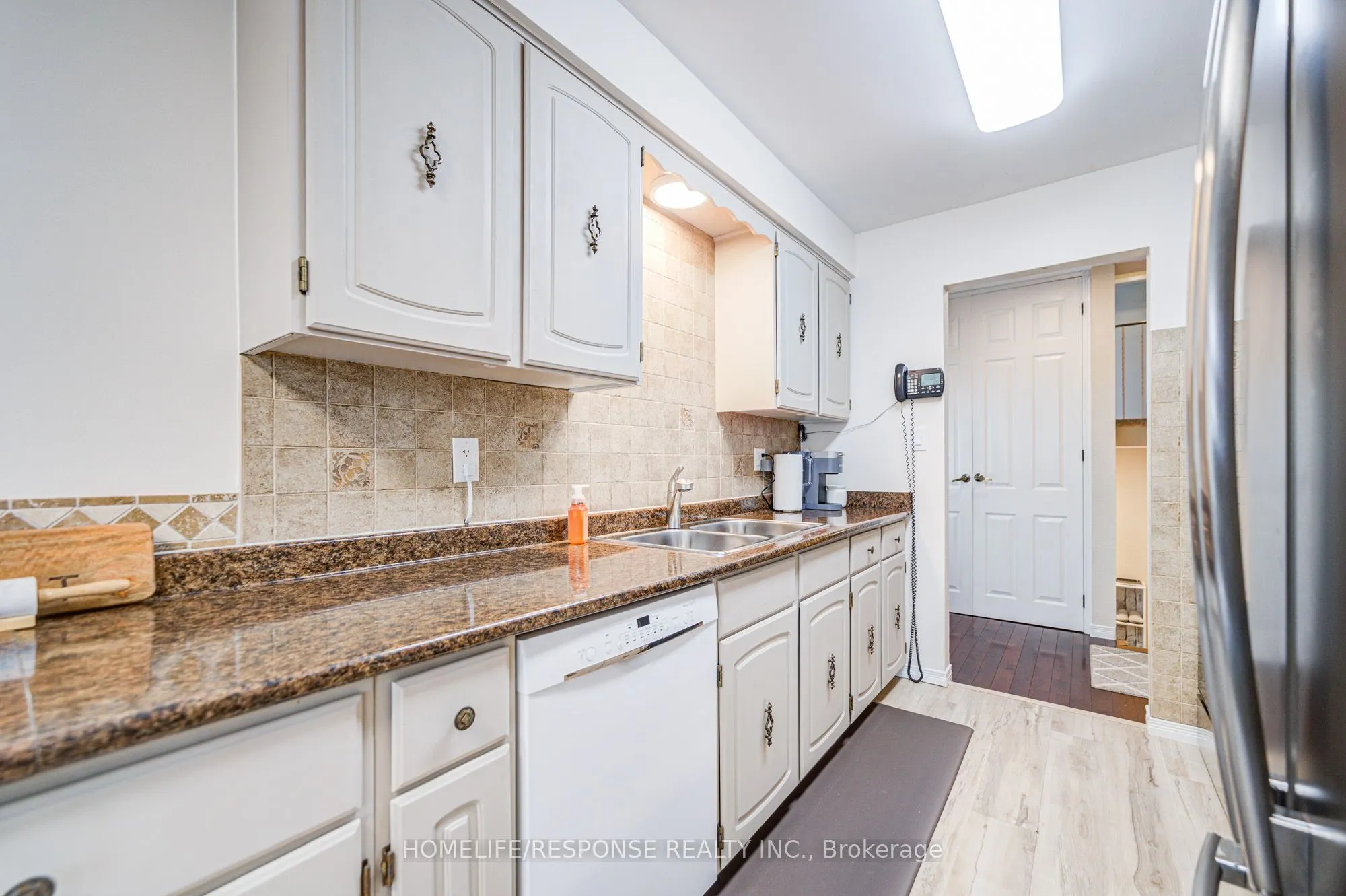 3501 AUTUMNLEAF Crescent