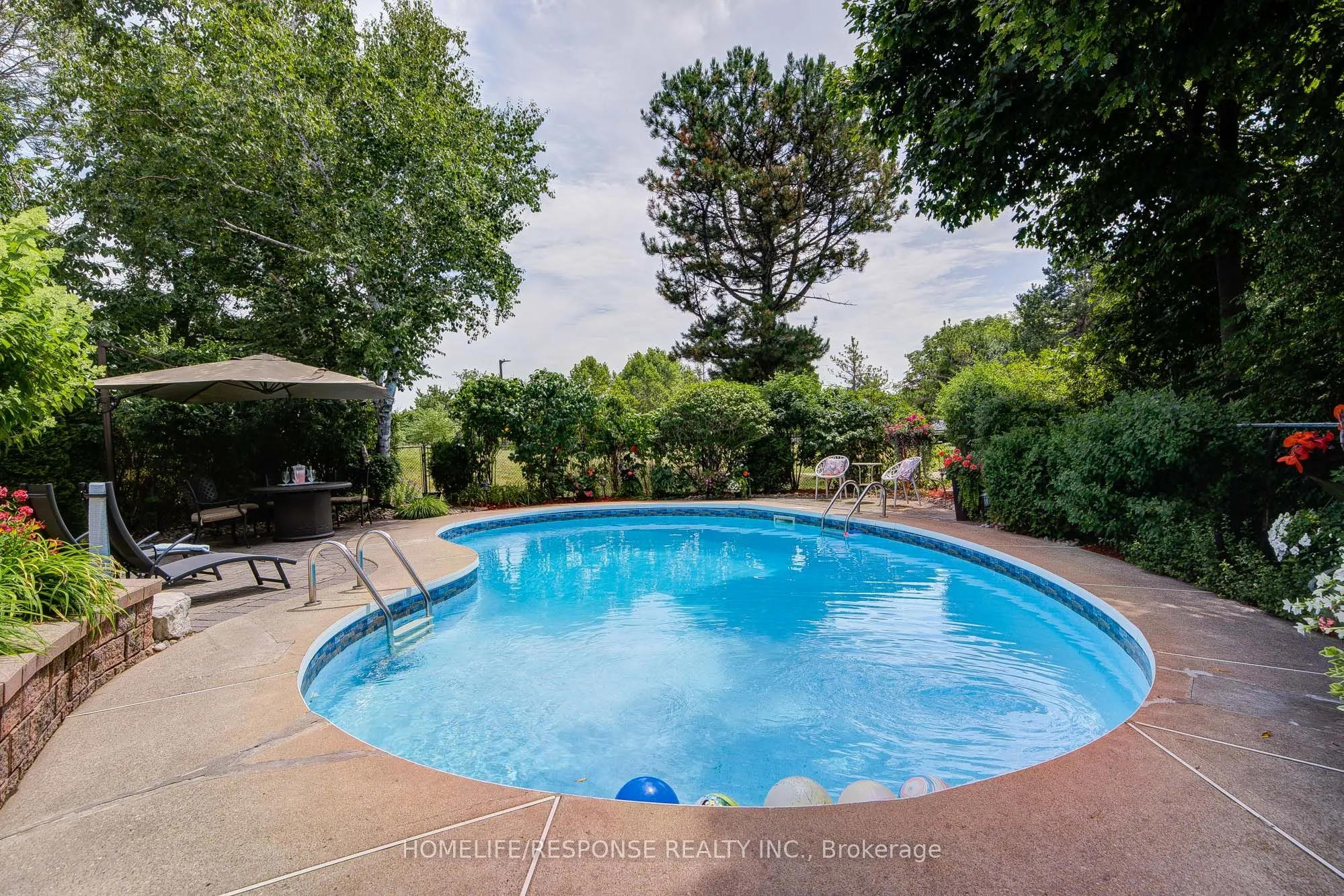3501 AUTUMNLEAF Crescent