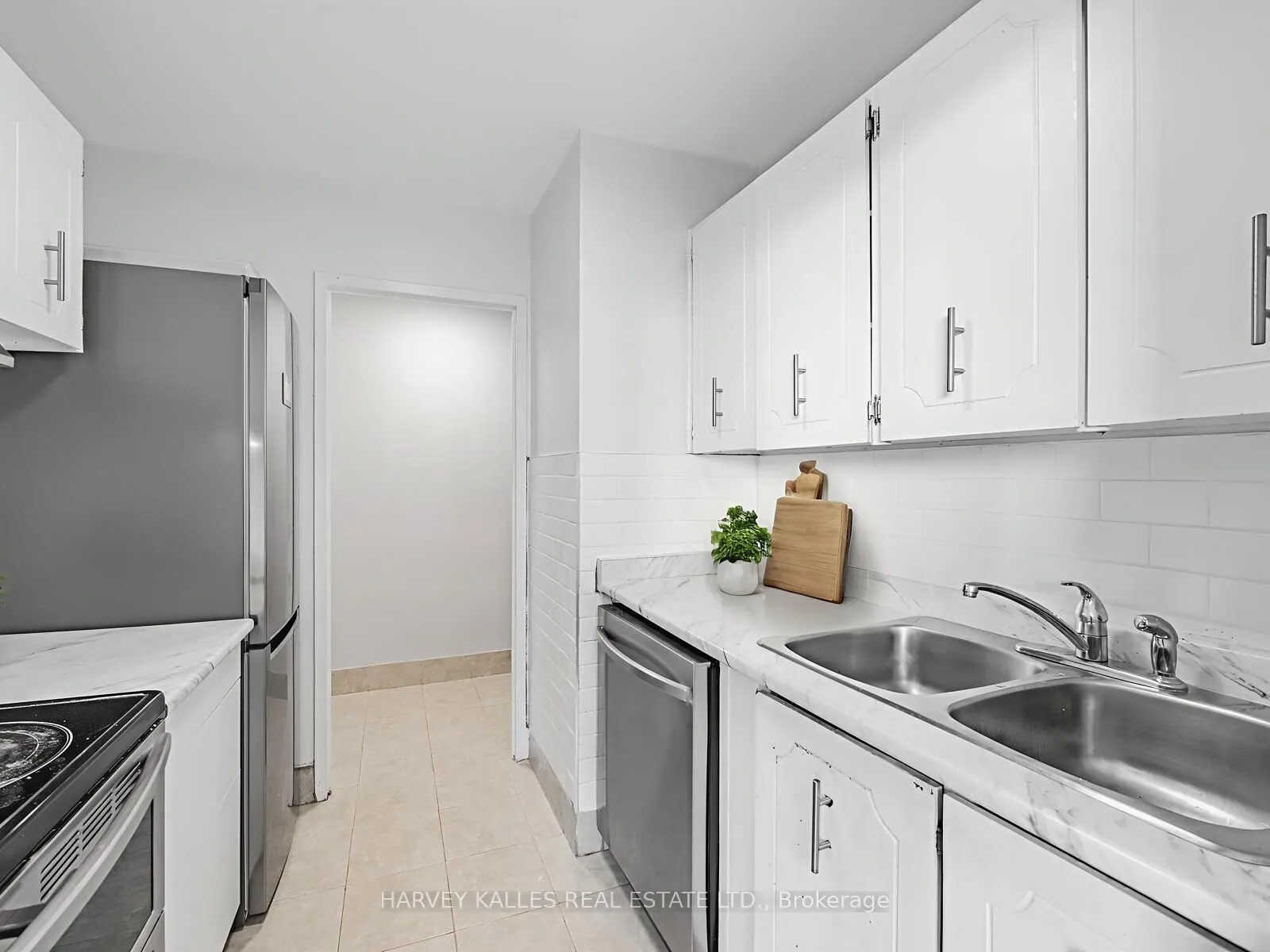3065 Queen Frederica Drive, #505
