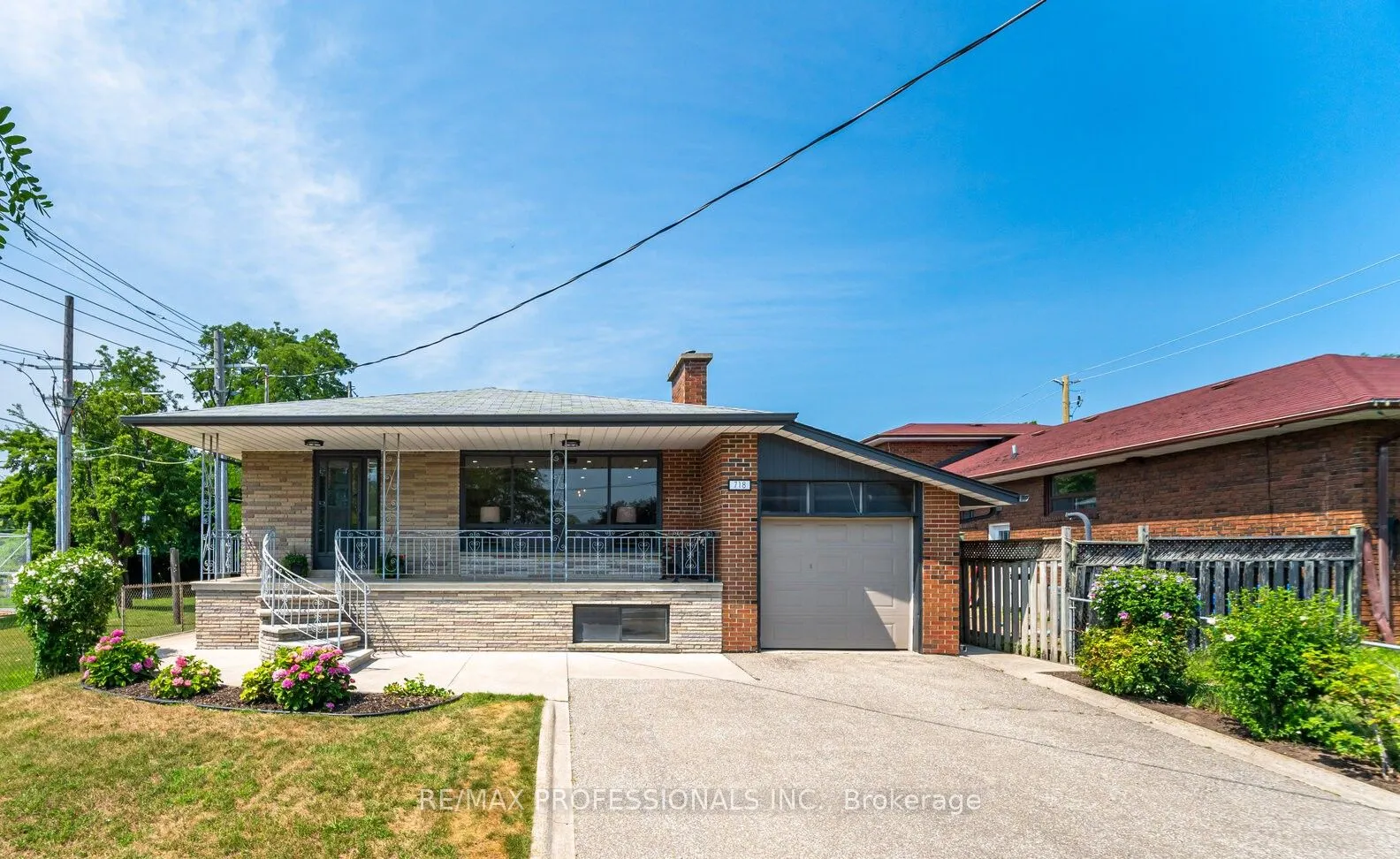 718 Royal York Road