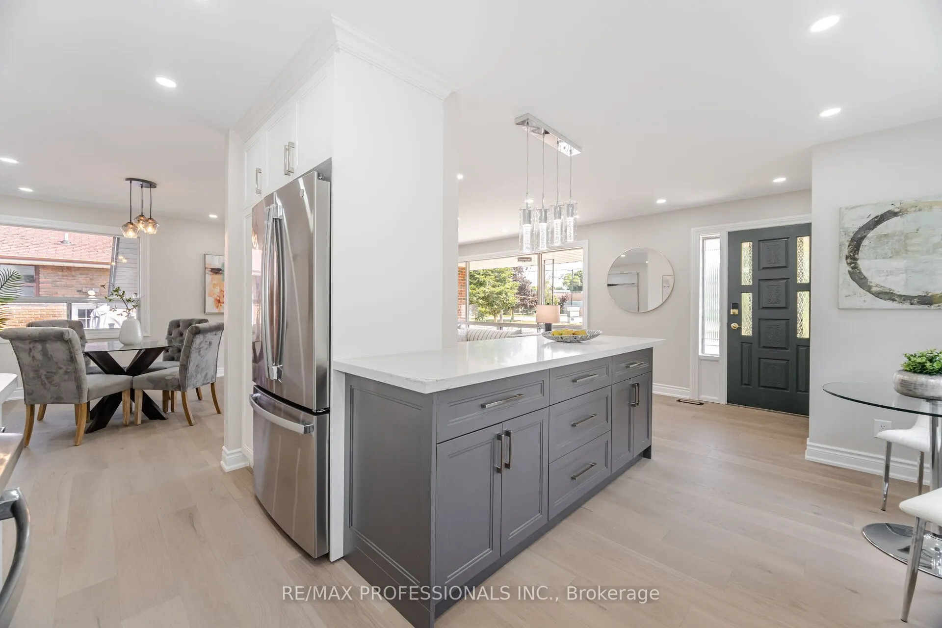 718 Royal York Road