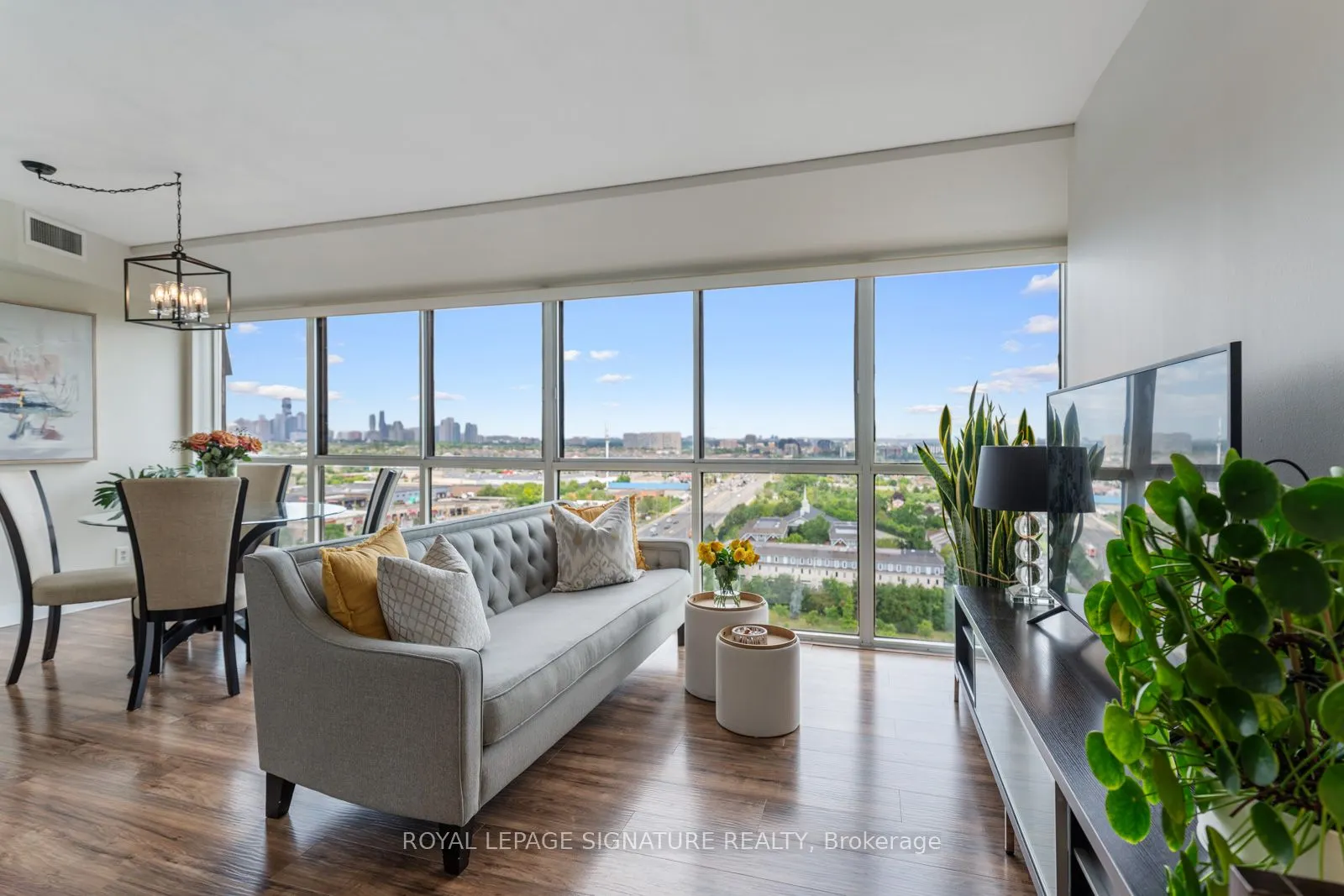 880 Dundas Street W, #LPH4