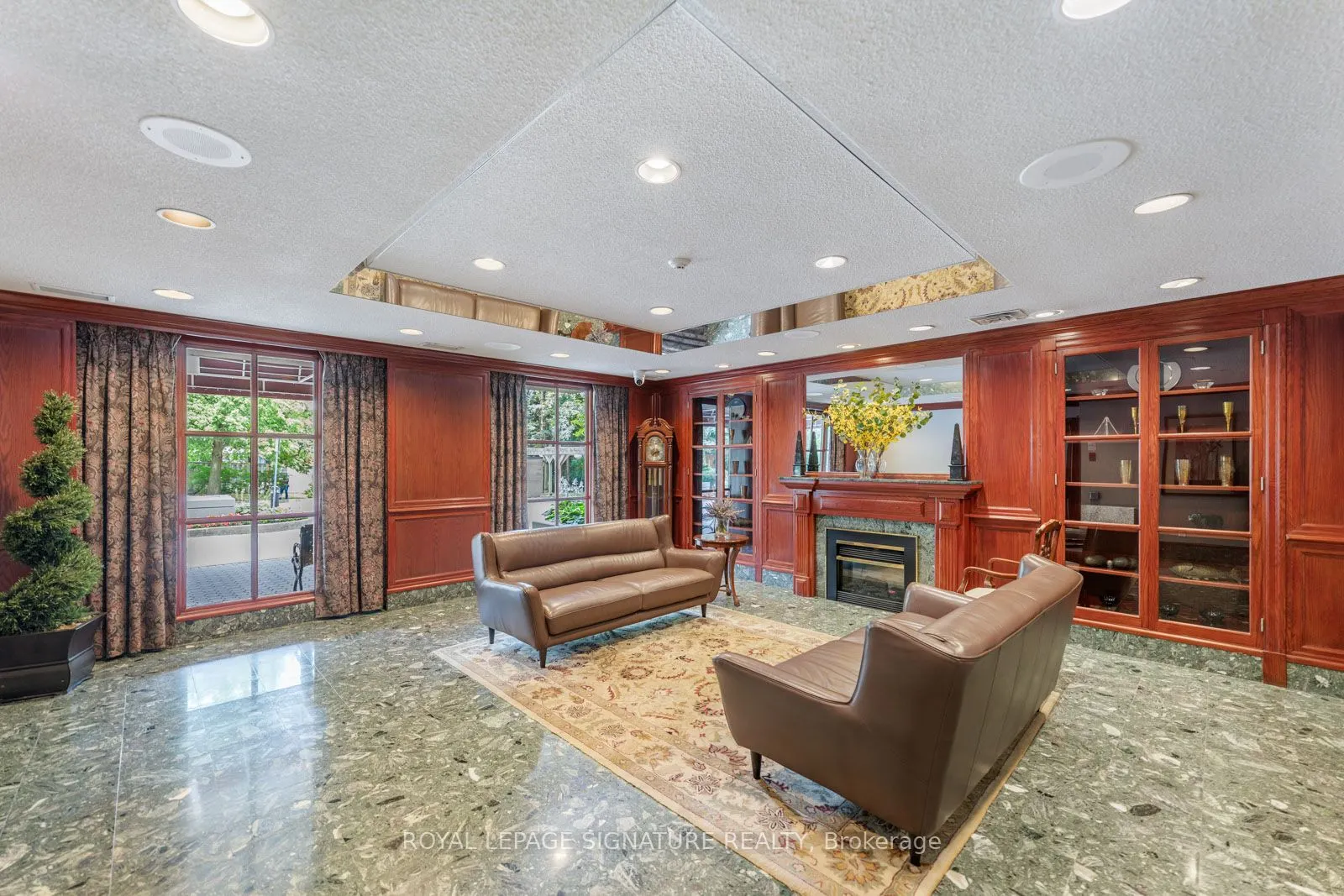 880 Dundas Street W, #LPH4