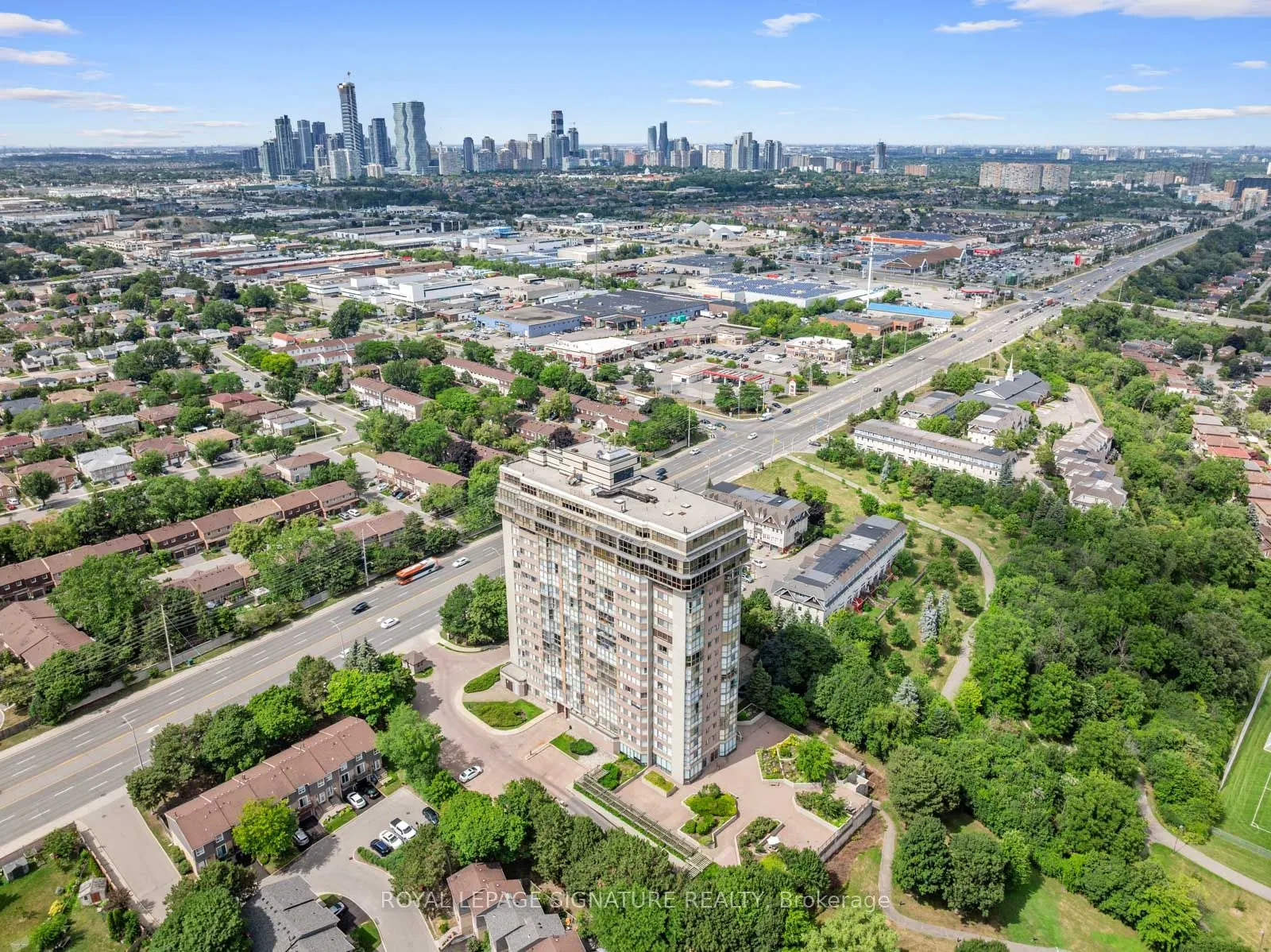 880 Dundas Street W, #LPH4