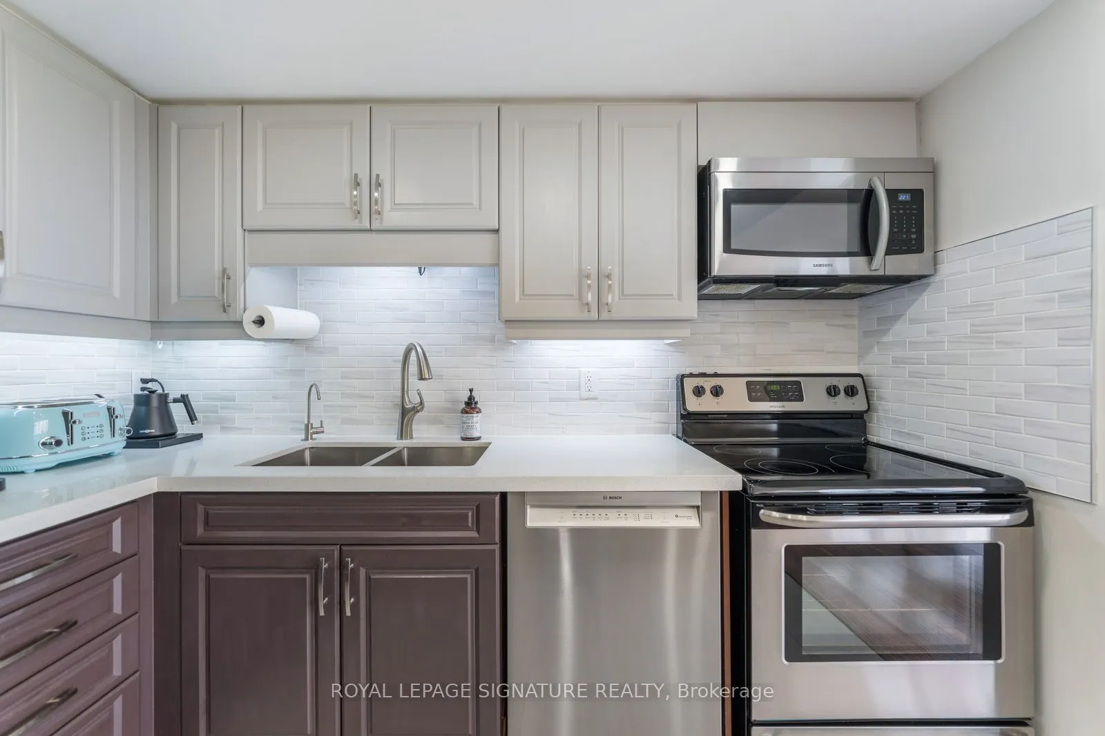 880 Dundas Street W, #LPH4