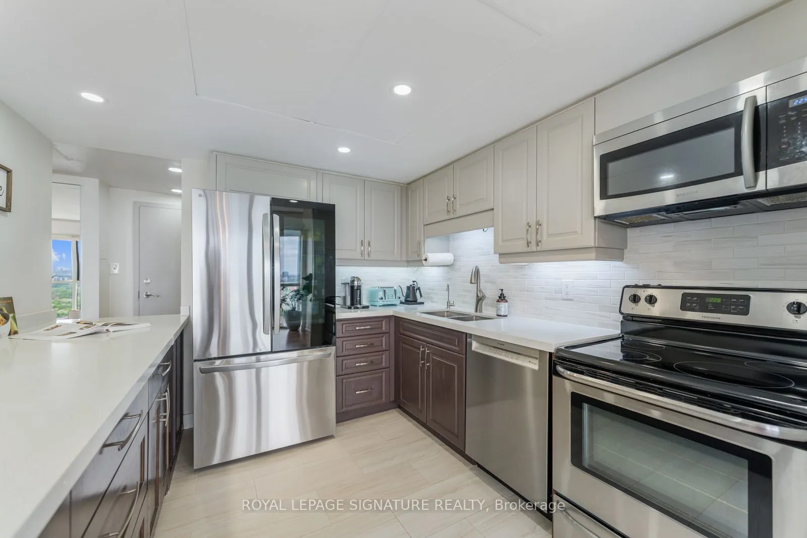 880 Dundas Street W, #LPH4
